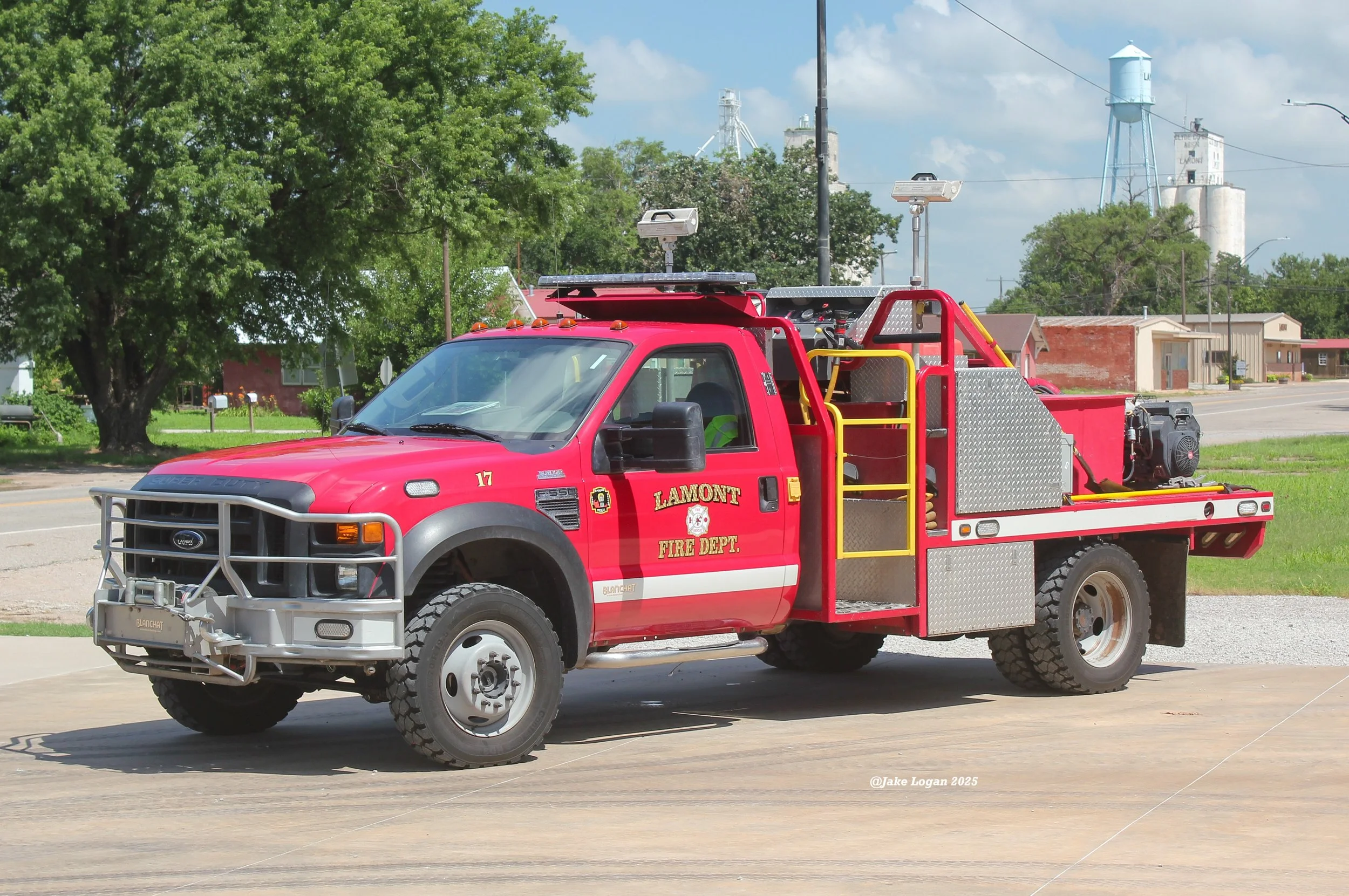 Brush 17 - 2009 Ford F550/Blanchat B-5 Chaparral, Serial #080523 - 200 Rowe/400 Tank - Gas/Auto
 
 
Brush 17 is first out for all grass fires at the LFD.