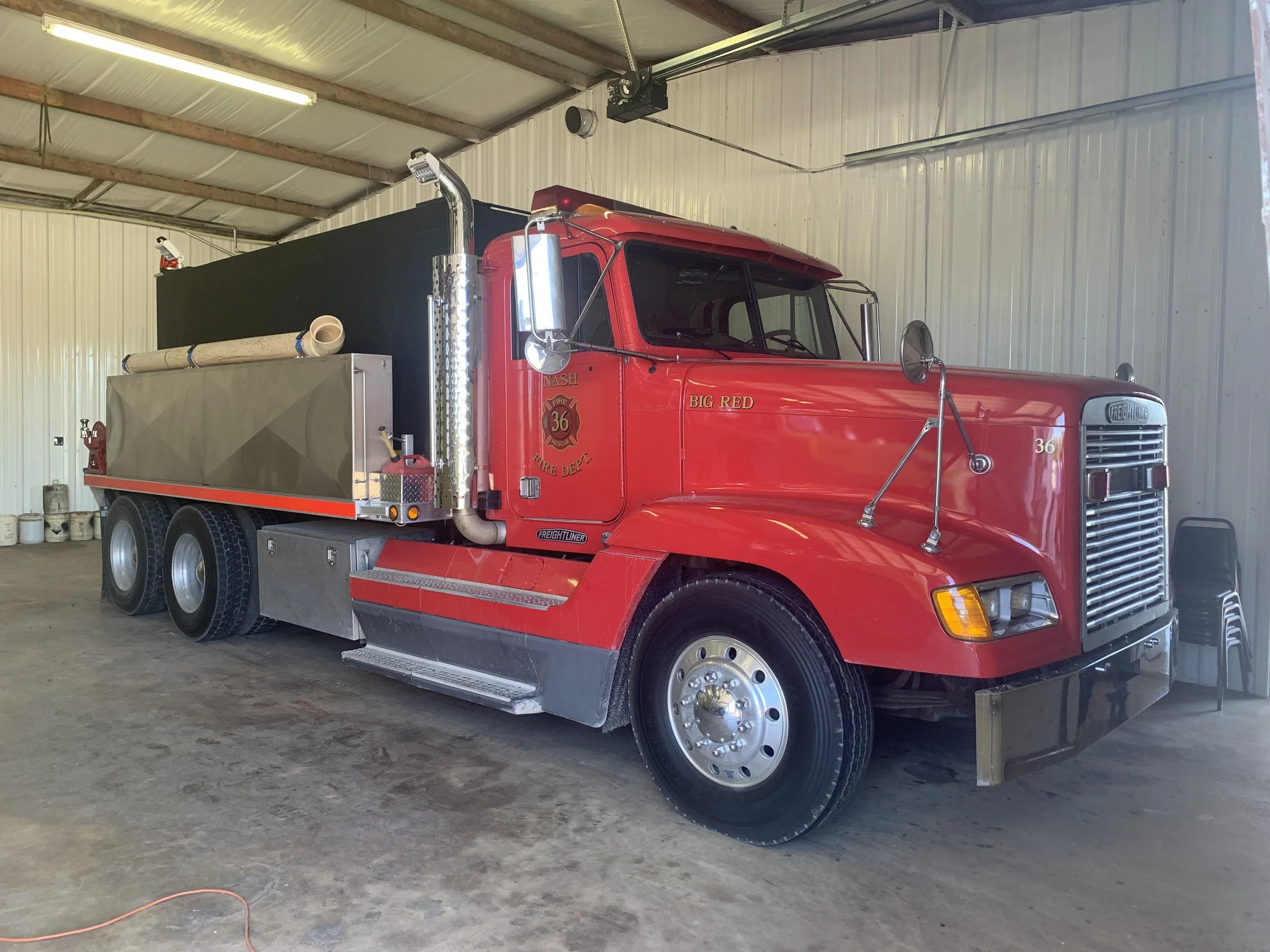 Tanker 36 - 1994 Freightliner/2024 Weis - 200 Hale/3000 Tank - Diesel/Manual
 
 
This truck was in the middle of being retrofitted by Weis and was not pulled out for photos.