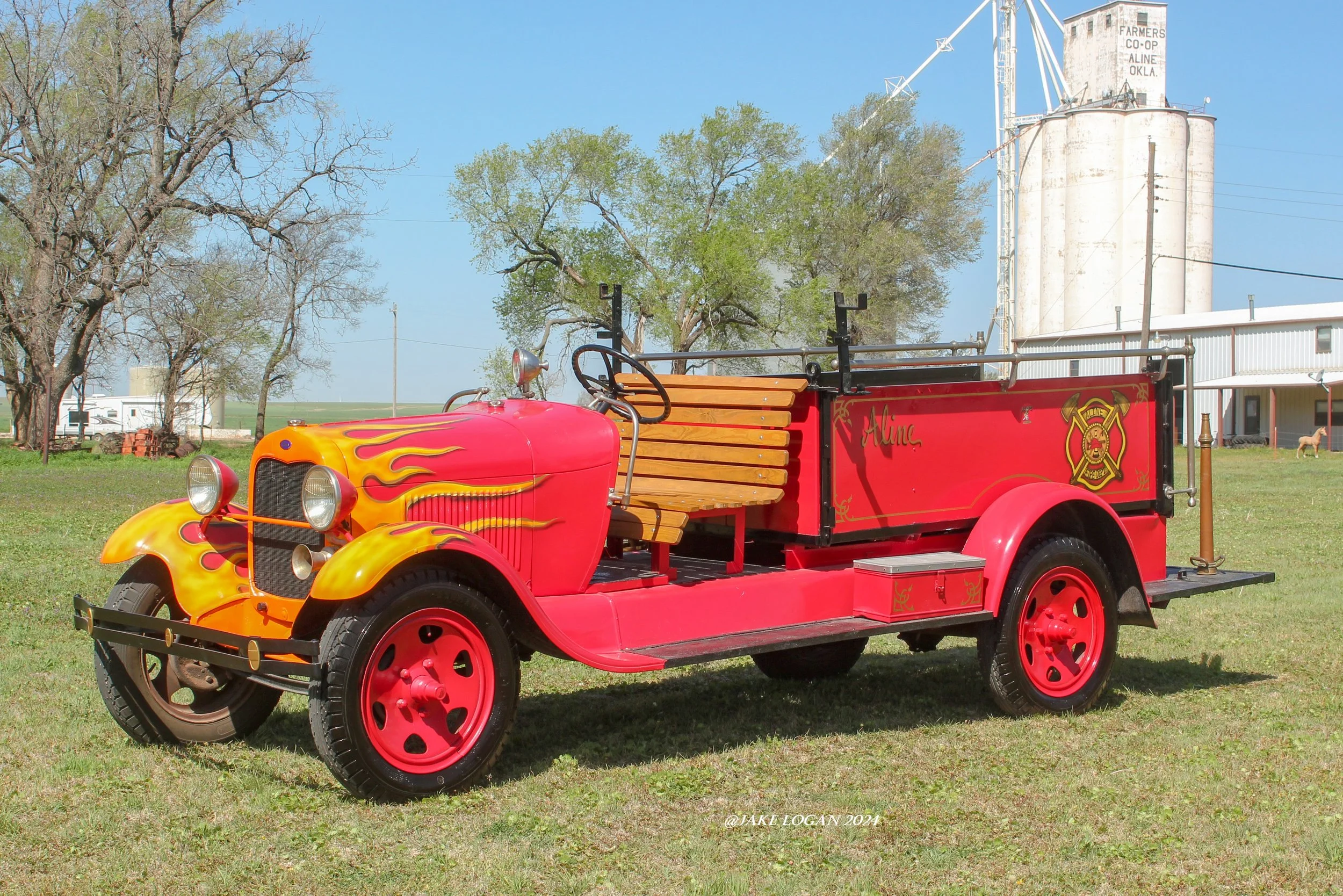 Antique - 1929 Ford/Southern - 0/0 - Gas/Manual 
 
 
This 1929 Ford/Southern is supposedly Aline's first fire truck and is original to the department. Unfortunately all of the information plates have been removed. The paint job was done by inmates at