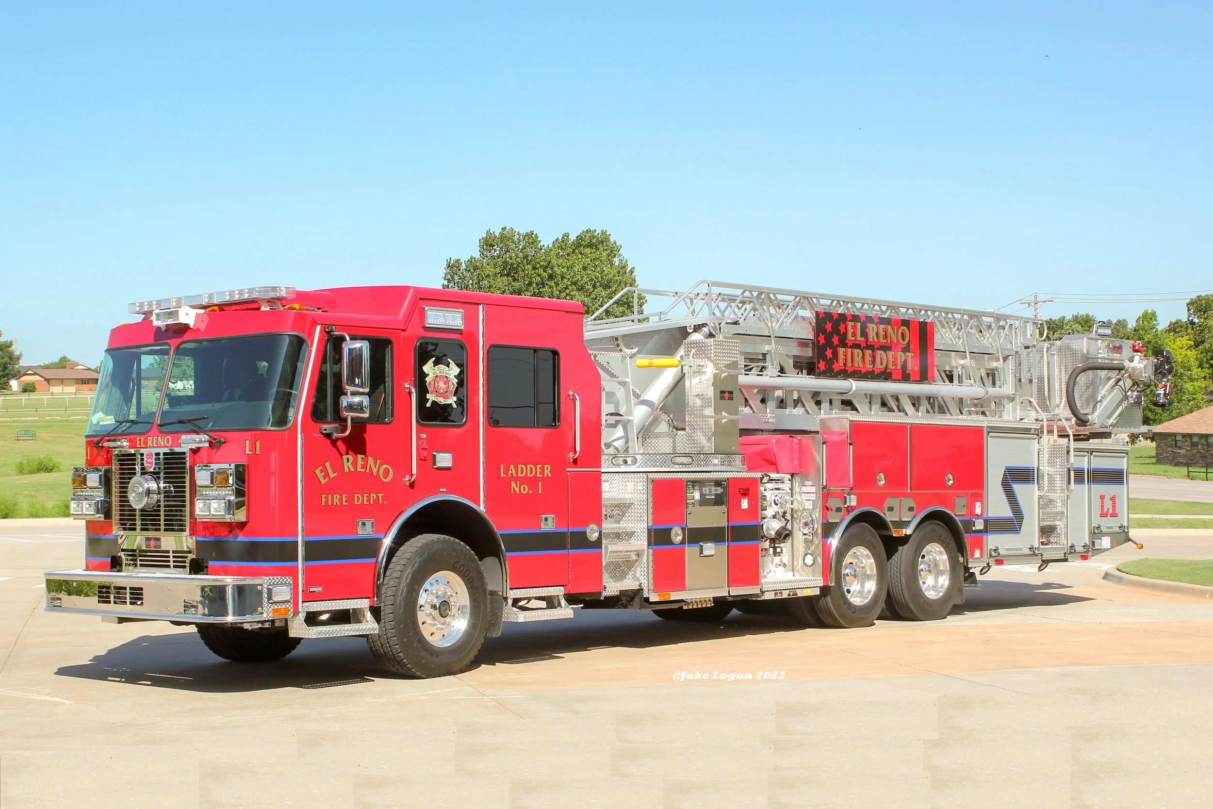 Ladder 1 - 2022 Sutphen, HS#7219 - 1500 Hale/300 Tank/100' Tower - Diesel/Auto
 
 
Ladder 1 was placed in service earlier this year. Replacing its 23 year old predecessor and adding 25 more feet to the ERFD's aerial capabilities, this new ladder truc
