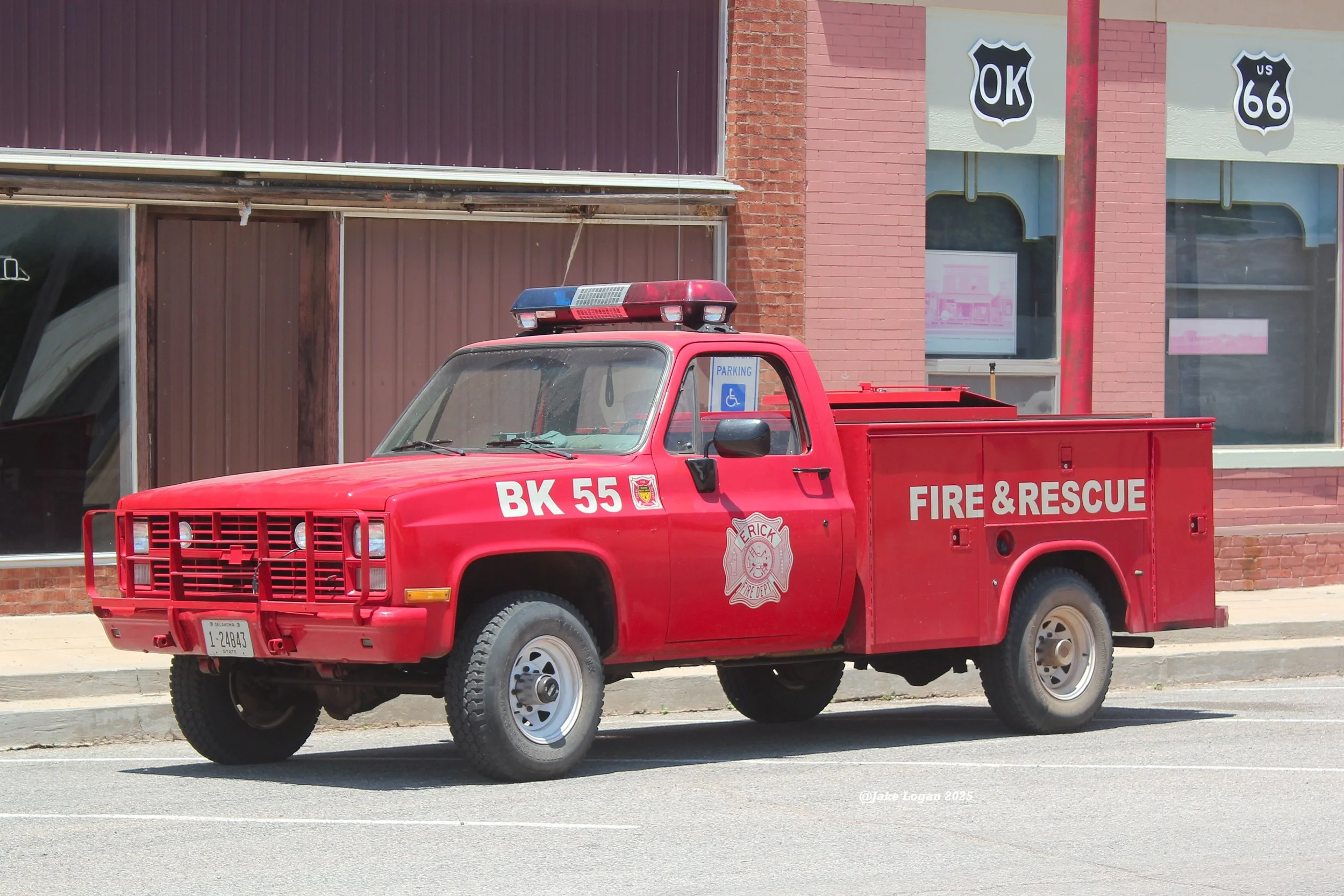 Brush 55 - 1986 Chevy/EFD - 200 Tank - Diesel/Auto
 
 
Purchased and provided to the department by Beckham County, this truck was originally equipped with a common pump & pony motor for use as a brush pumper. It was then used as the departments rescu