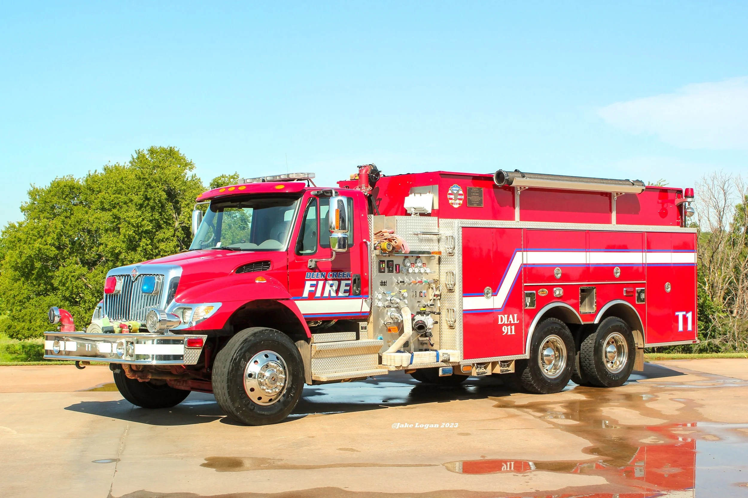 Tanker 1 - 2003 International/KME, GSO #5550 - 1250/2500 - Diesel/Auto - ex-Engine 2, ex-Tanker 2
 
 
Originally Engine 2 and previously serving as Tanker 2, this truck has recently been reassigned as Tanker 1. While still being utilized as a tanker,