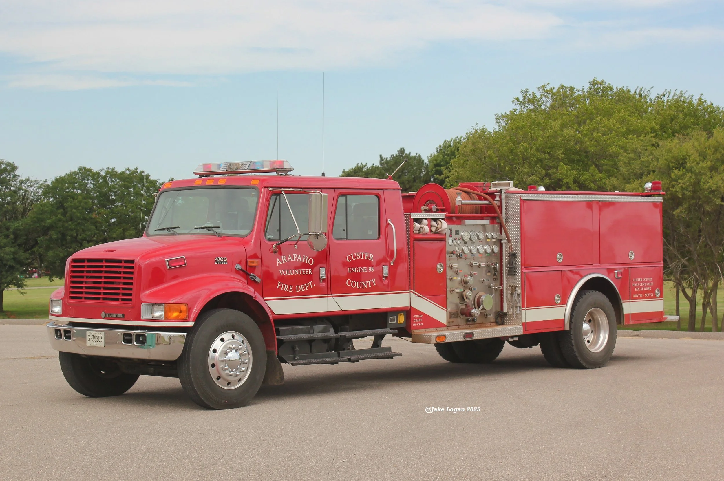 Engine 98 - 1998 International/1972 Boardman, F-1857/1999 Emergency Equipment Services (OKC) - 1000 Waterous/1000 Tank - Diesel/Auto
 
 
Engine 98 is second out for all structure fires within city limits. 

This truck has quite the history. The pumph