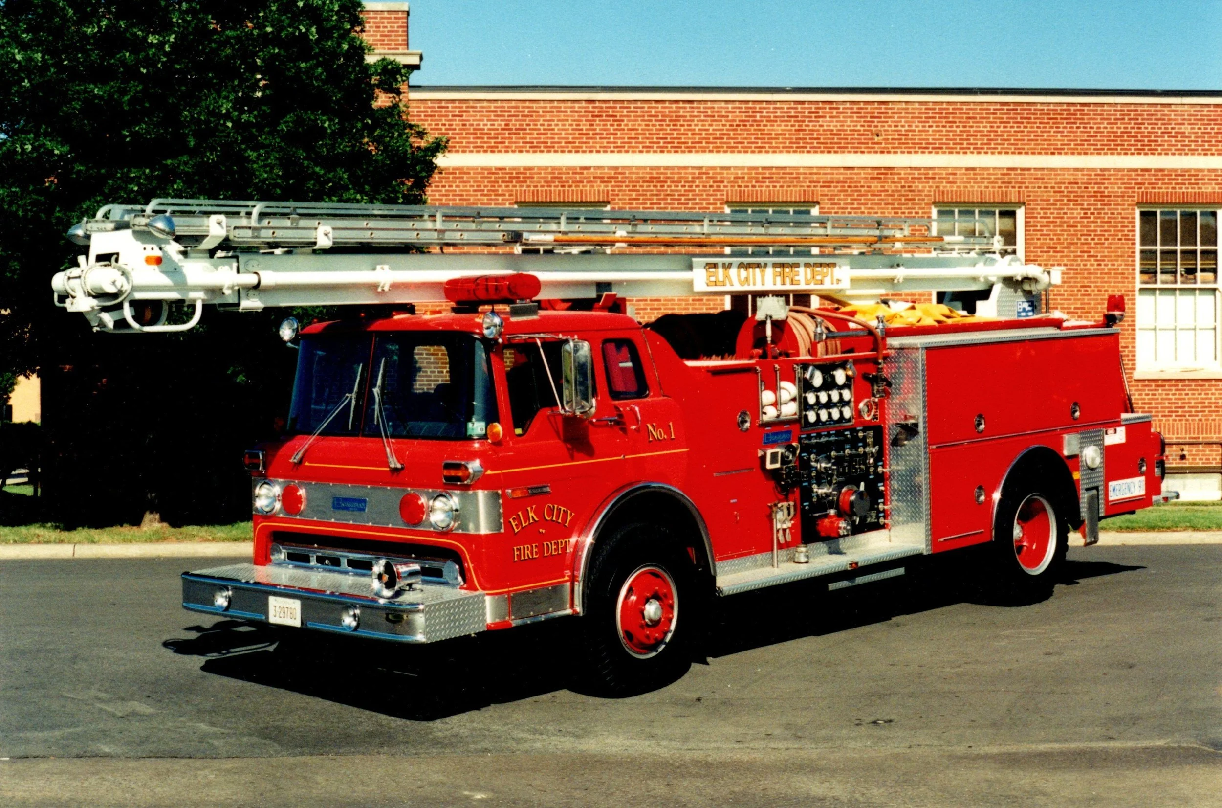 Ladder 1 - 1990 Ford/Boardman, F-? - 1250/500/55' Readi-Tower - DA 