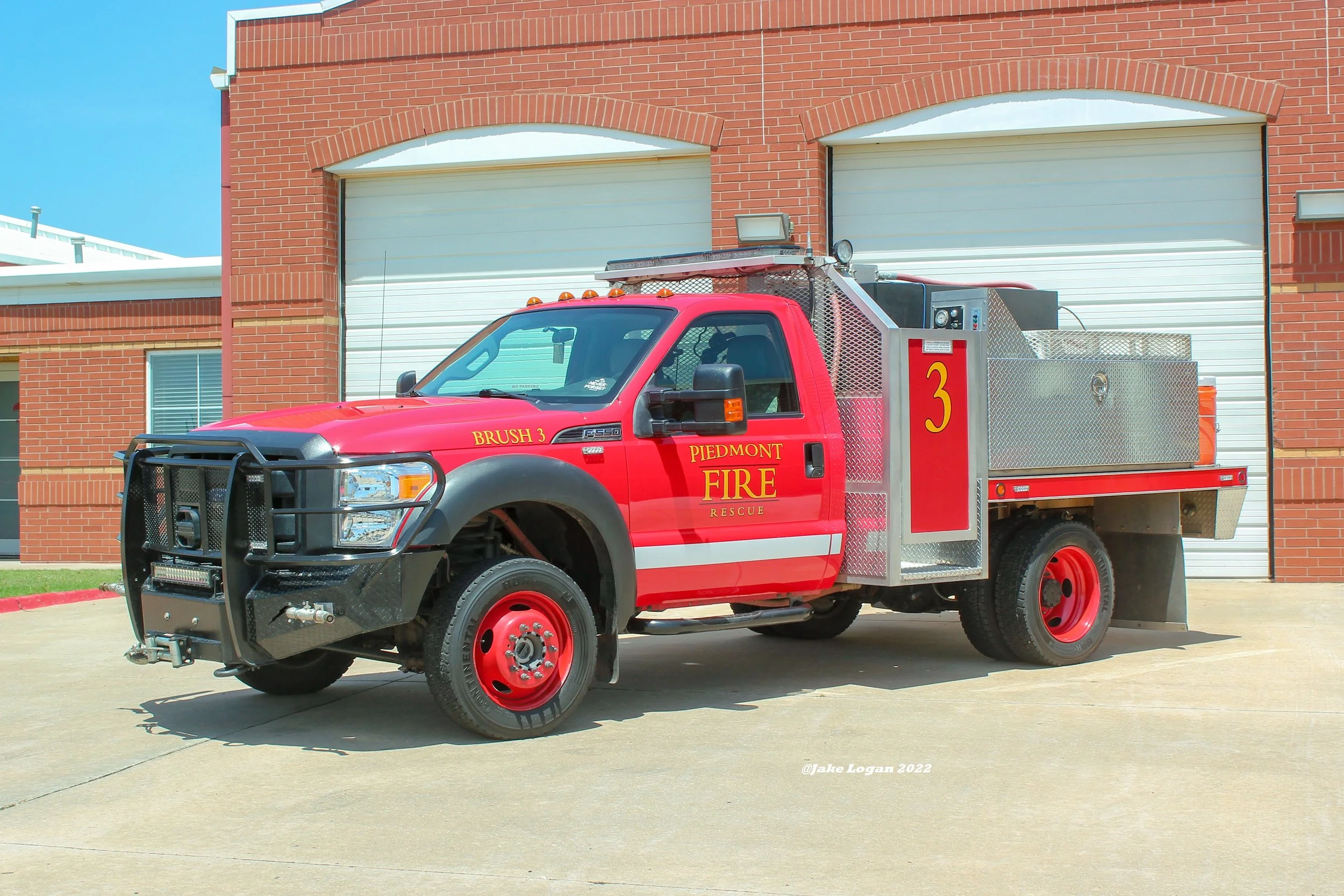 Brush 3 - 2016 Ford F-550 4x4/Chief - 200 CET/400 Tank - Gas/Auto
 
 
Brush 3 is first out for all second due/mutual aid grass fires.