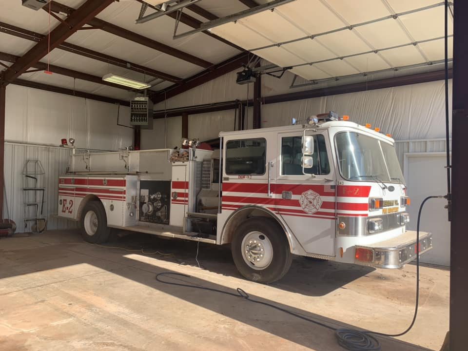 Former Engine 2 - 1988 Pierce Arrow, Job #E3855-01 - 1250 Waterous/1000 Tank - Diesel/Auto - ex-Las Cruces, NM (Shop #17772), ex-Chelsea, ex-Meridian, OK
 
 
This truck was sold due to not passing pump test and is now owned by nearby Mulhall, as show