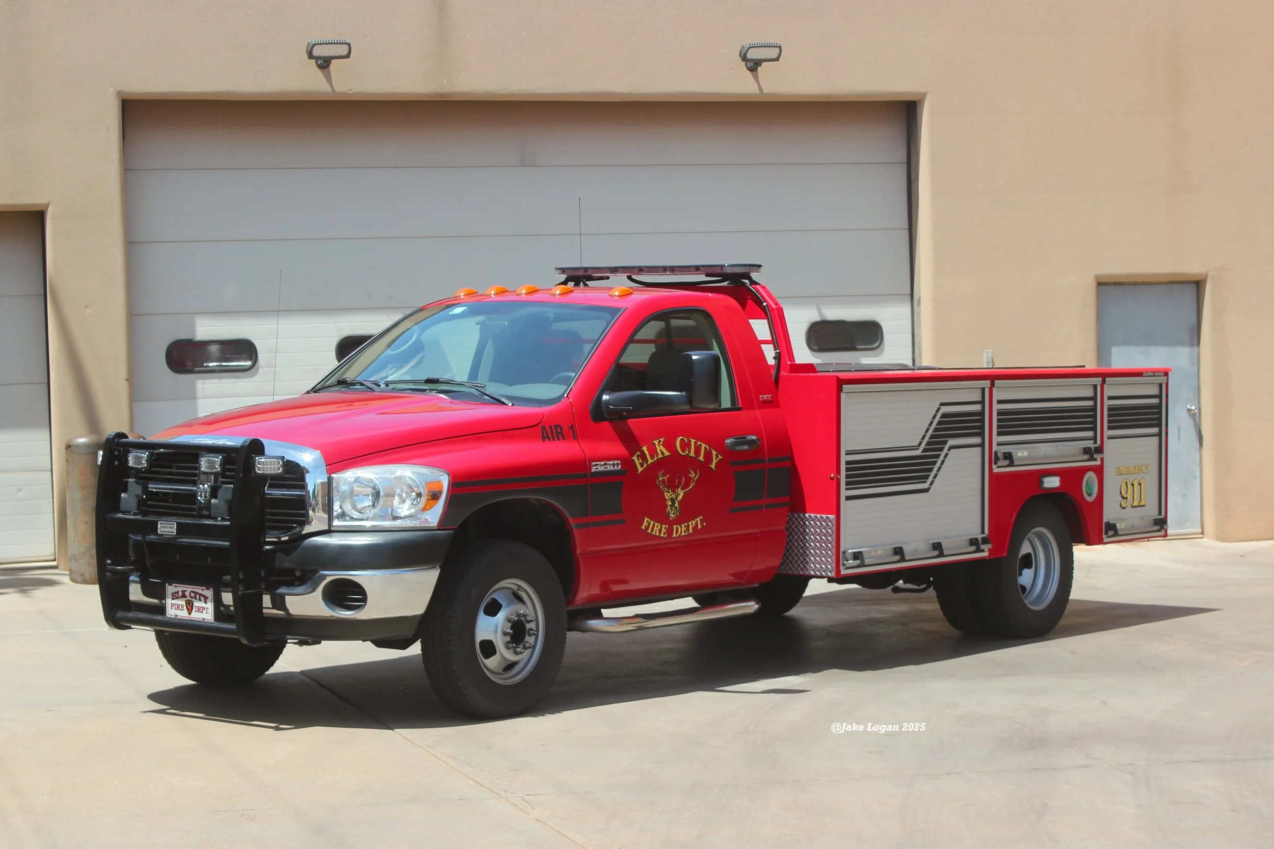 Air 1 - 2009 Ram 5500/2024 ECFD - Diesel/Auto - ex-Medic ?
 
 
Air 1 was originally an ambulance for the department. The box was removed and a service bed was added which houses a cascade system for SCBAs as was as additional LDH in the bed.