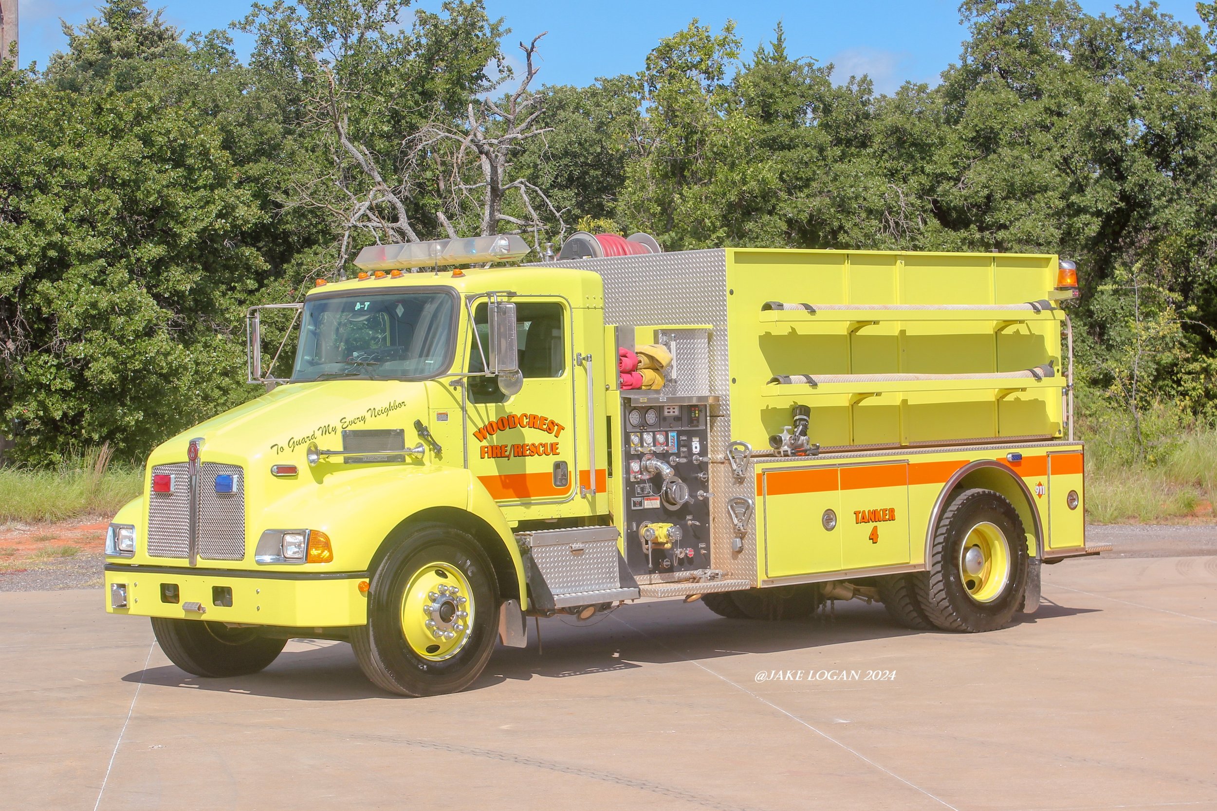 Tanker 4 - 2007 Kenworth/Pierce, Job #7446163 - 500 Waterous/2000 Tank - Diesel/Auto
 
 
Tanker 4 was purchased new by the department and acts as the departments structural tanker.