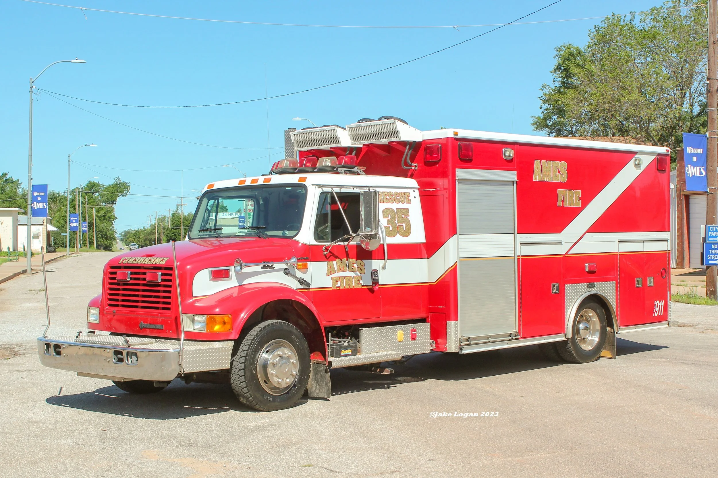 Rescue 35 - 2000 International/E-One - ?/200 Tank - Diesel/Auto - ex-?, ex-Okeene, OK
 
 
Presumably originally from Florida, Rescue 35 started its life as an ambulance. It responds to all medical calls and accidents in Ames. Located behind the large