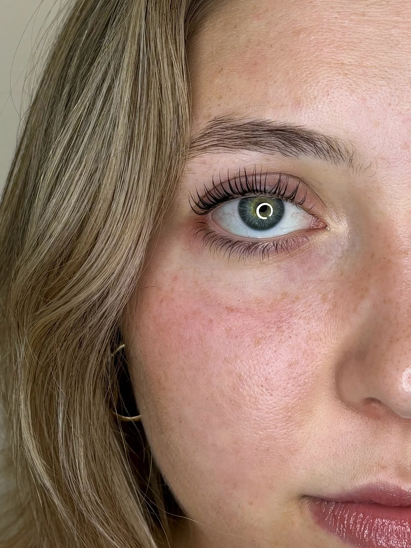 Our Slater babe @myth_and_mirror_beauty is now offering lash lifts ✨

book with her now, link in bio 💓💓