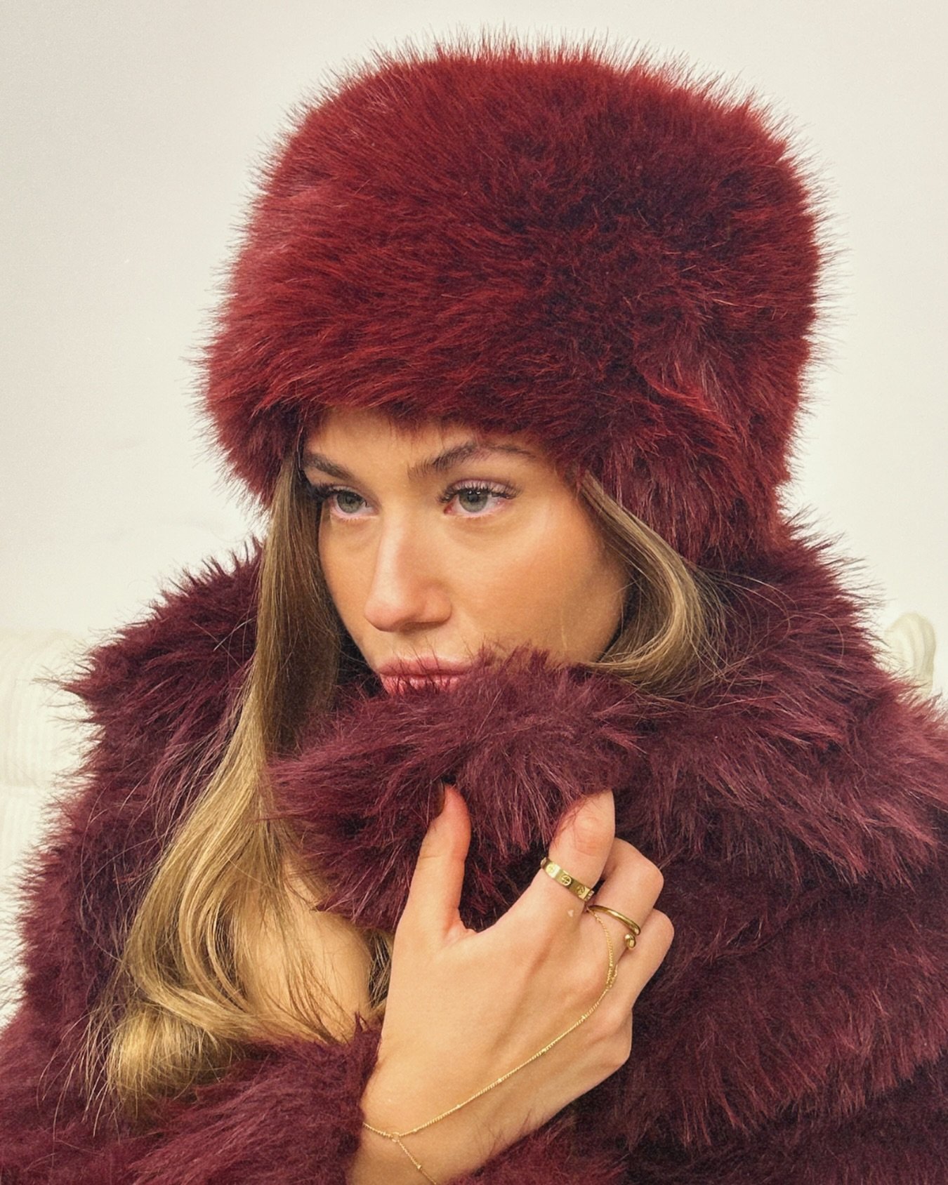 Winter gets better when you have a full set of lashes, just saying 💋

&mdash;&mdash;

&mdash;&mdash;

#slatermtl #beauty #lashtech 

#MTLLashes #LashesMontreal #MontrealExtensions #LashExtensions #ClassicLashes #VolumeLashes #HybridLashes #LashTech 