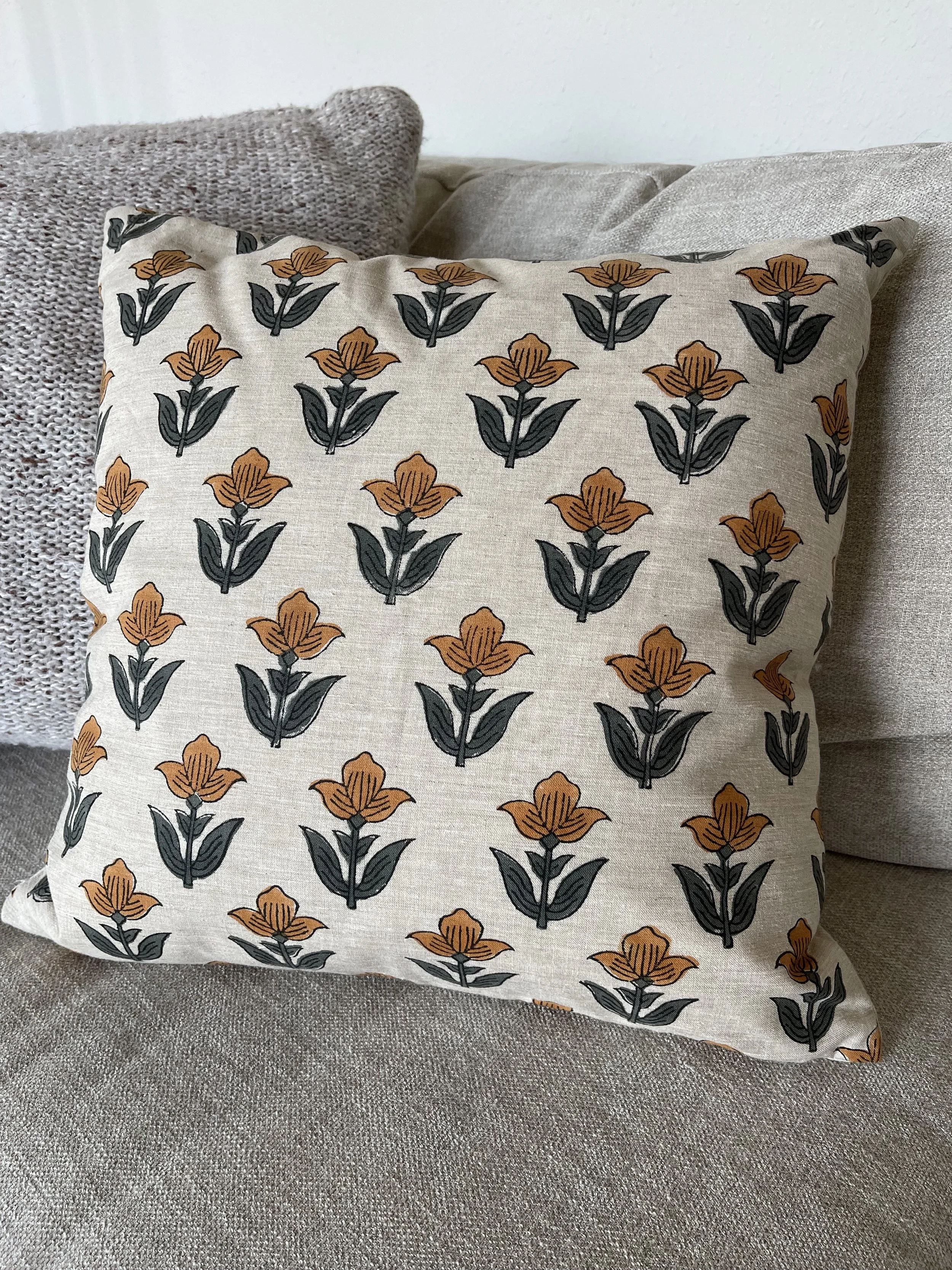 Flora Flower Patterned Throw Pillow