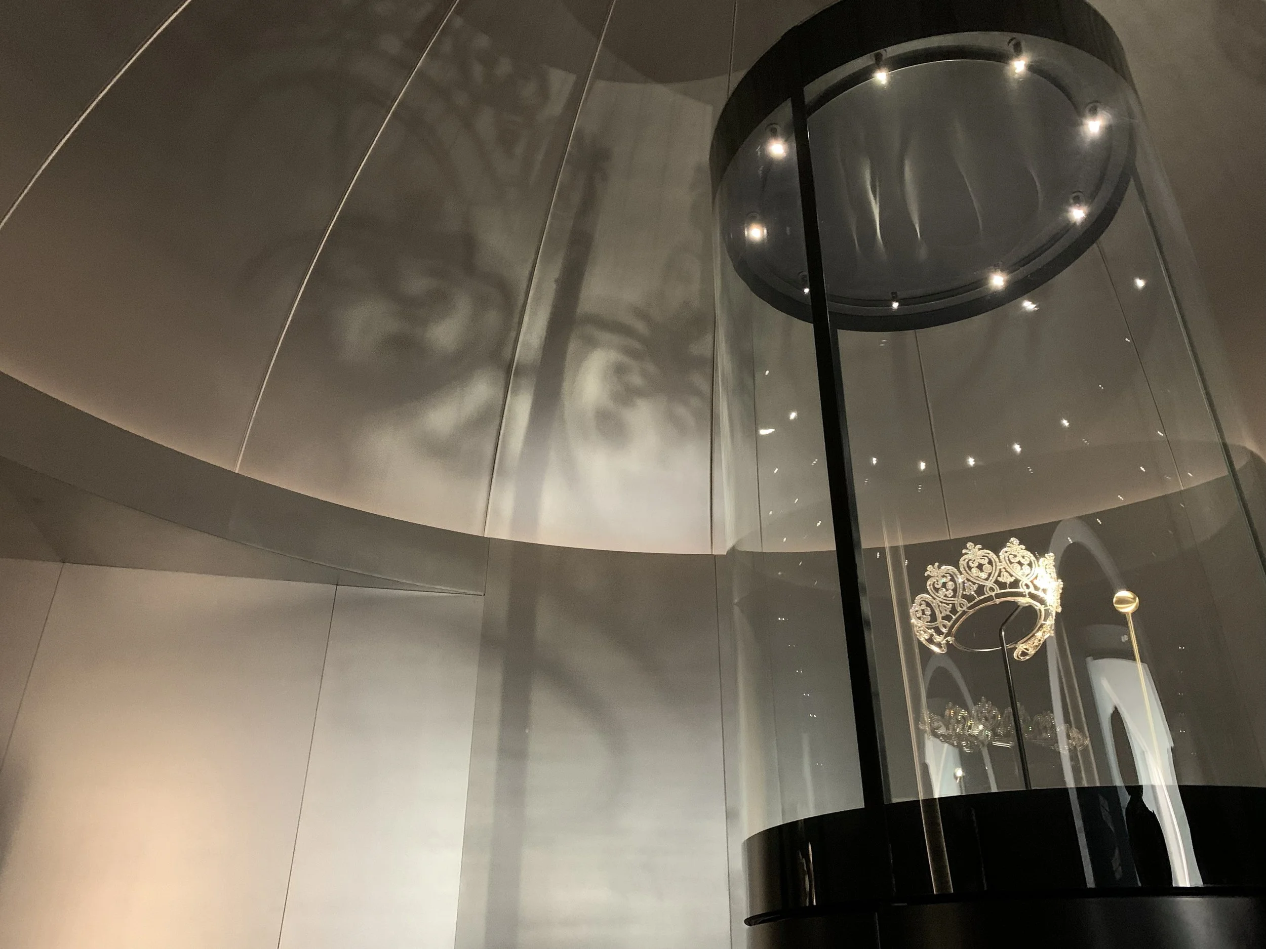 bespoke motorised wireless light design cartier exhibition victoria and albert museum 9.jpg