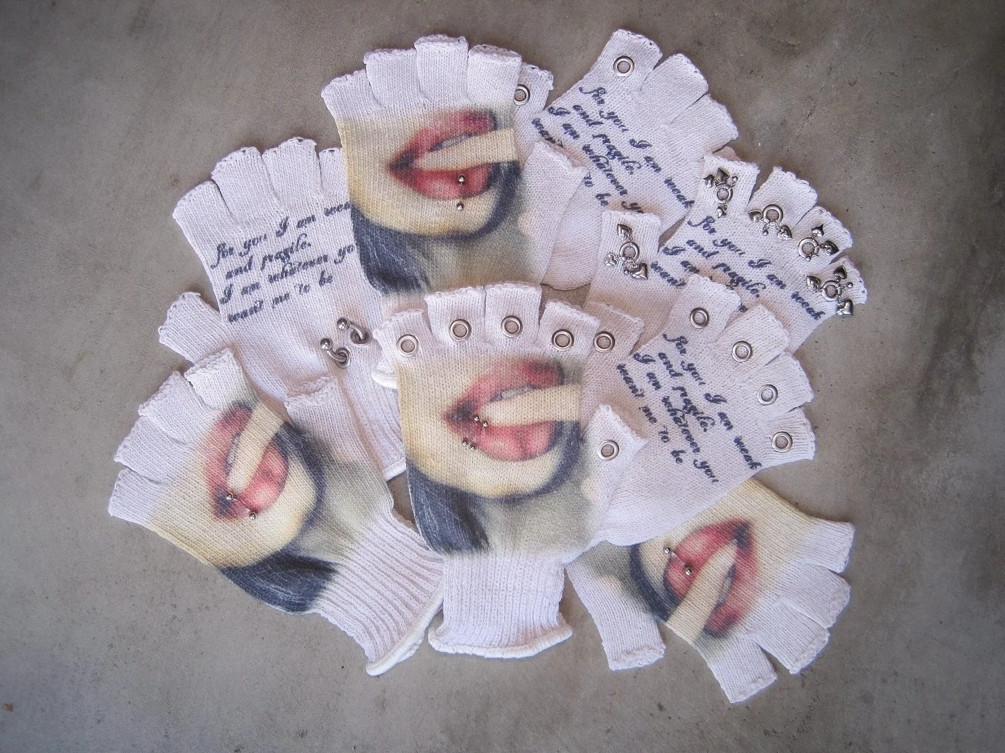 dog pile 🦴🦴🦴
drop this sunday 12pm pst
blessmypaws.com