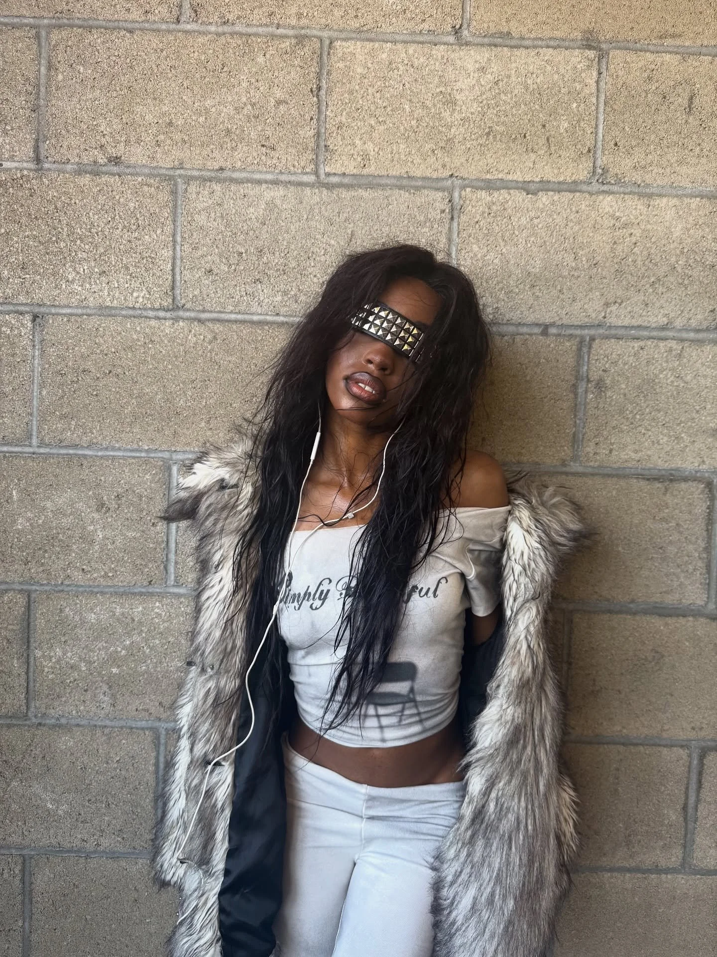 rachel in paws 
𓈒  ୭ৎ  simply beautiful sets &amp; merging into one gloves will be available for our drop this sunday 10.12 12pm pst