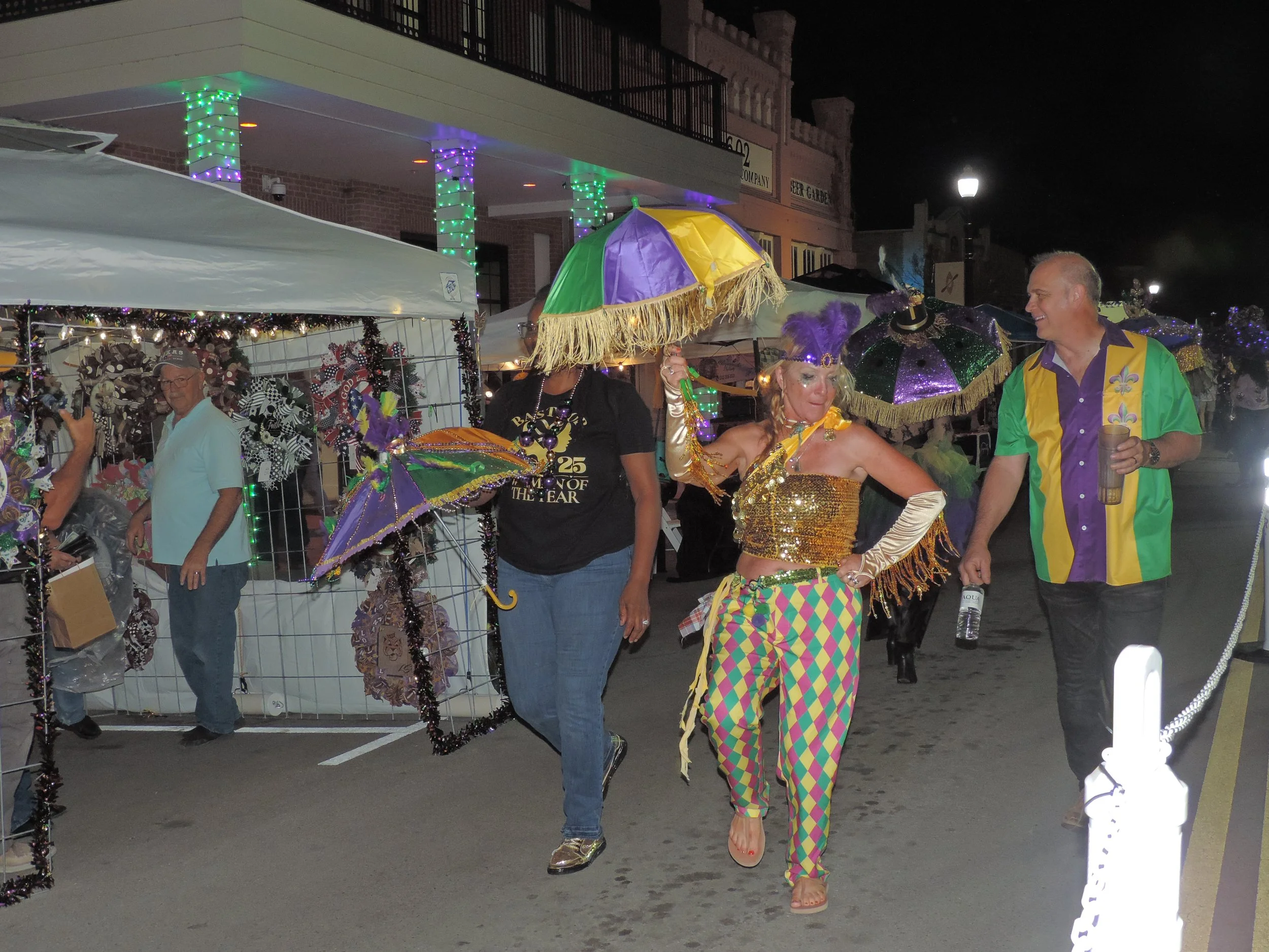 Bastrop Fat Tuesday: Beads and Breezes