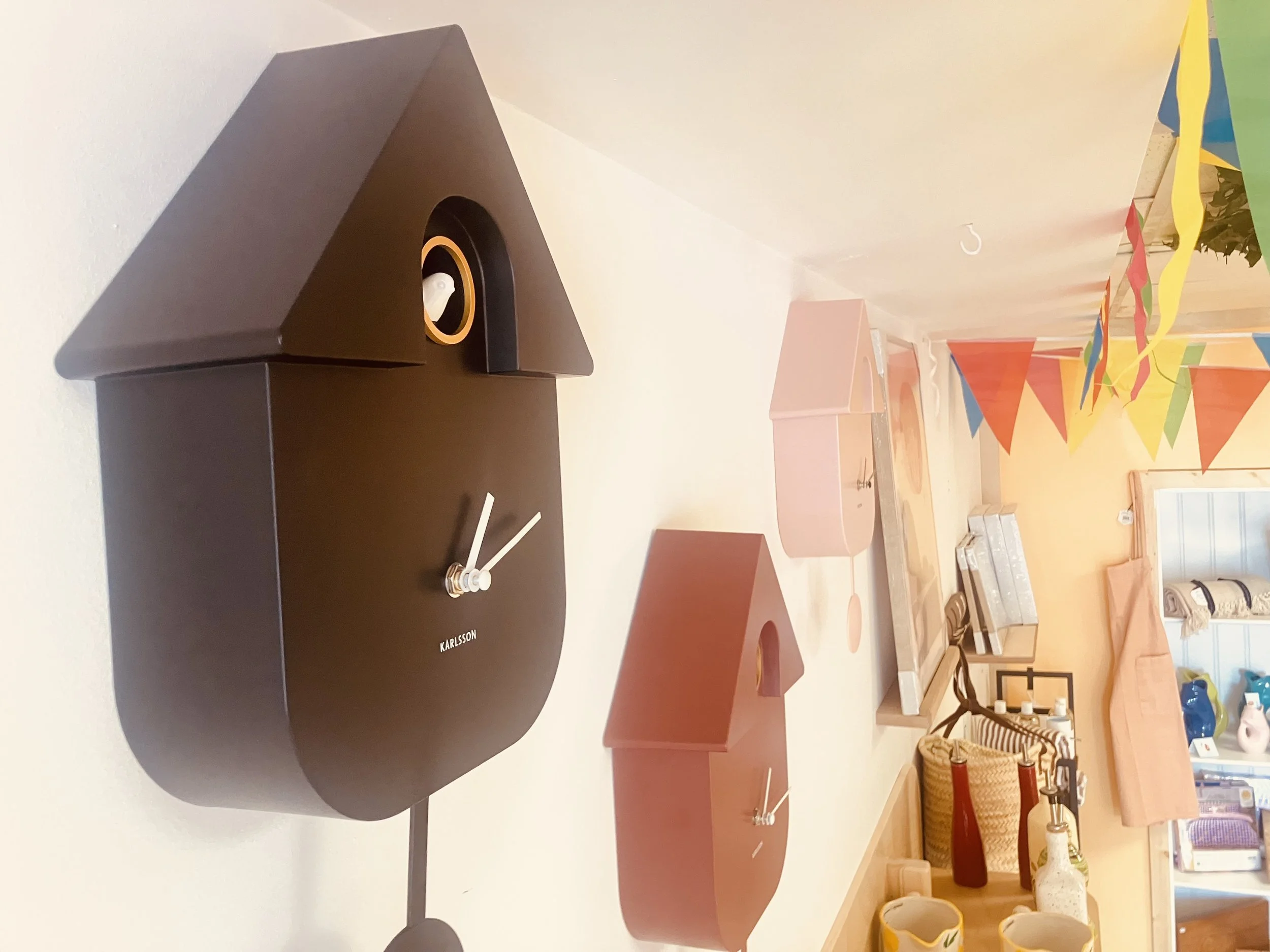 The modern contemporary take on the Cuckoo clock by Karlsson - Netherlands. Hear the whimsical sound of the cute cuckoo as it brightens your day on each hour. With built-in shut-off between 10pm - 5am, you're sure to get a good nights sleep as well