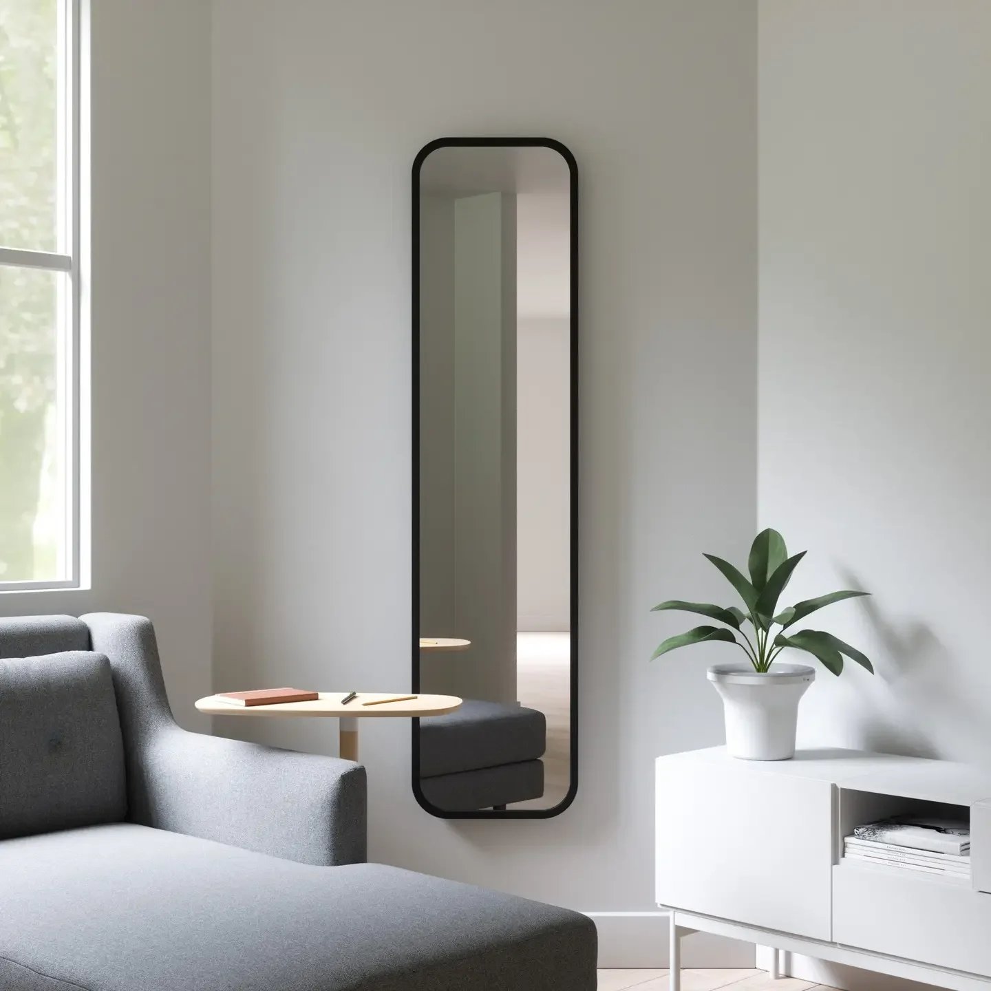 Hub Leaning Mirror Black