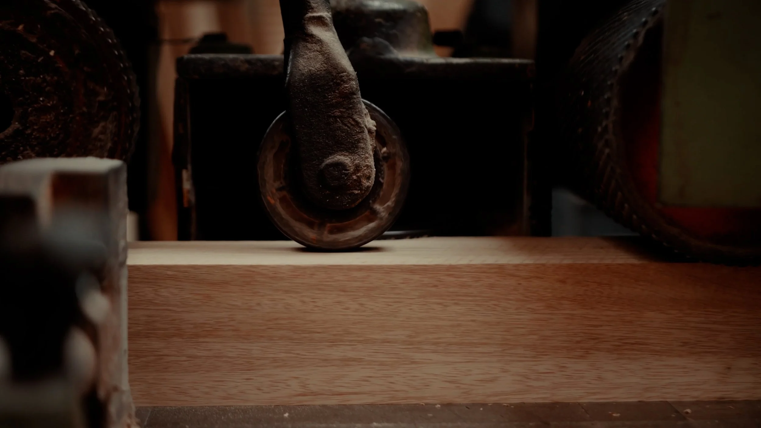 Film promocyjny pokazujący kulisy powstawania nowoczesnych okien w firmie Okno-pol