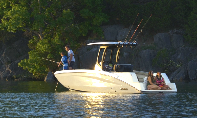 YEAR-ROUND BOAT RENTAL (HALF-DAY) ON COOSA RIVER / LAKE WEISS (GA/AL)