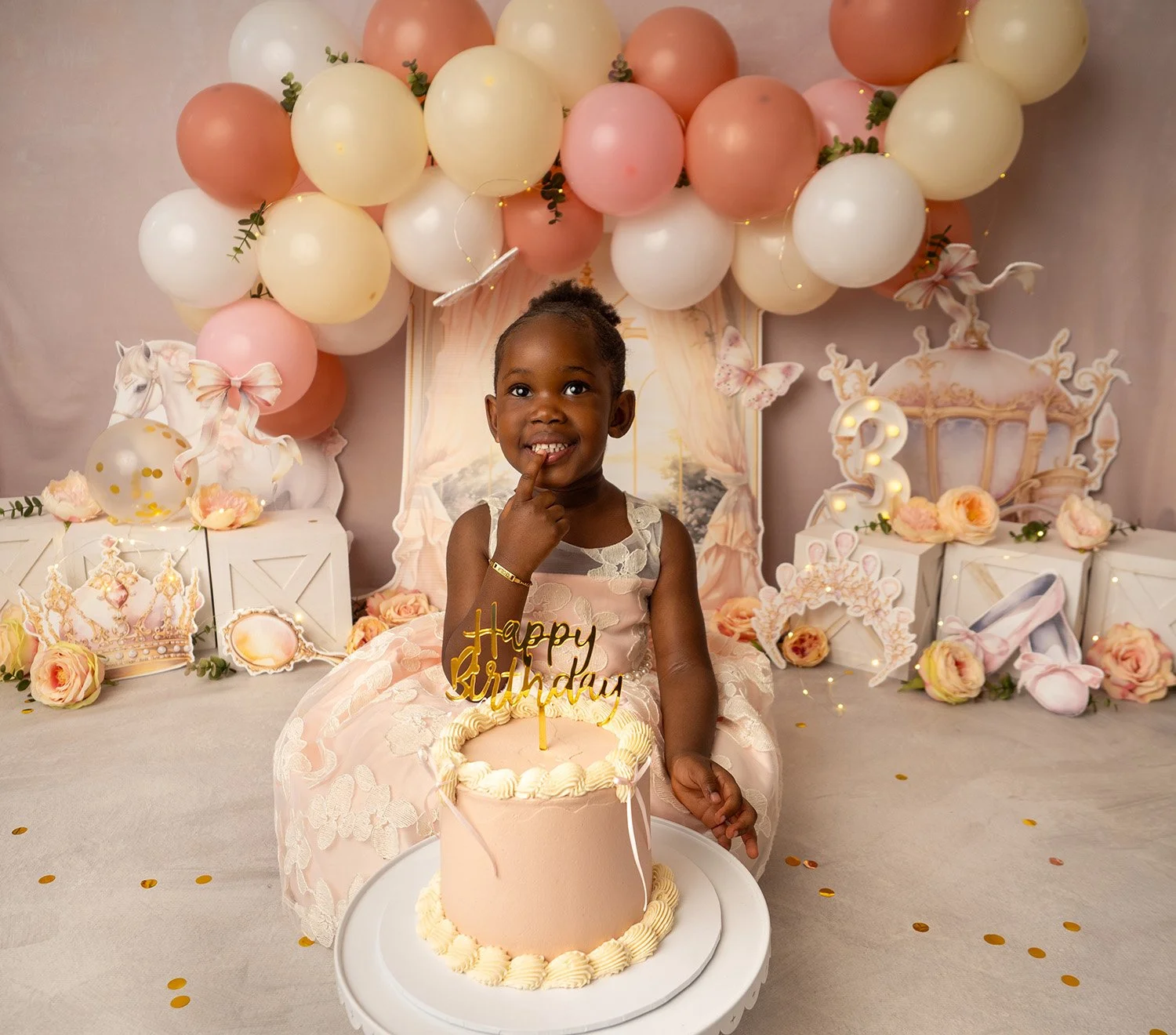 Cecelia Cake Smash-32.jpg