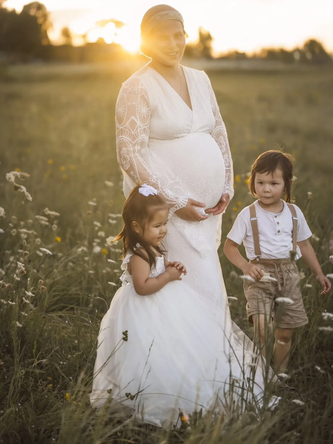 For those who don't know yet, I will be I will be on maternity leave from the start of February 2026 for at least 8 weeks. 

Yes, baby #4 is well and truly on the way! 🤰🏽 I am taking session bookings for the remainder of December and January. Then 