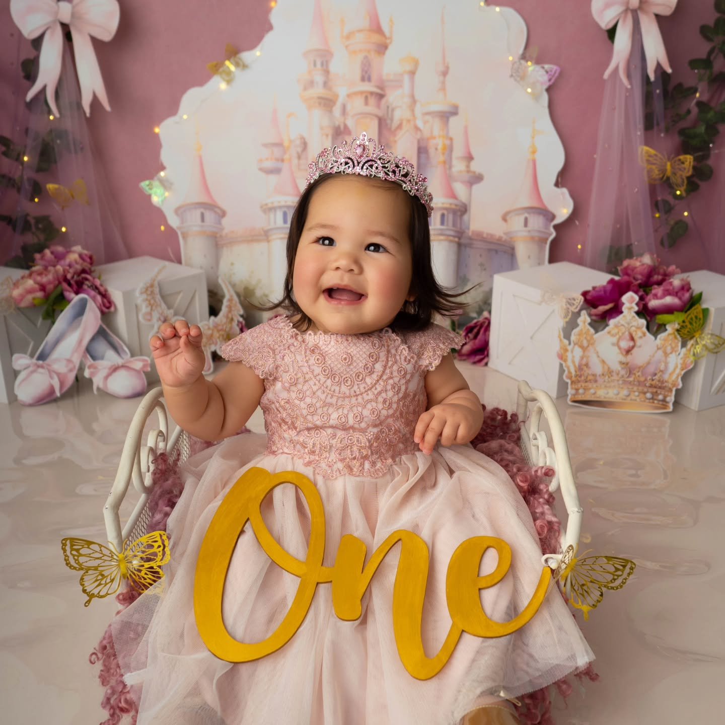 Cake smash sessions are about so much more than just a baby and a cake.

They&rsquo;re about pausing in the middle of those first few years. Pausing a year that somehow feels endless and heartbreakingly fast at the same time.

One moment you&rsquo;re