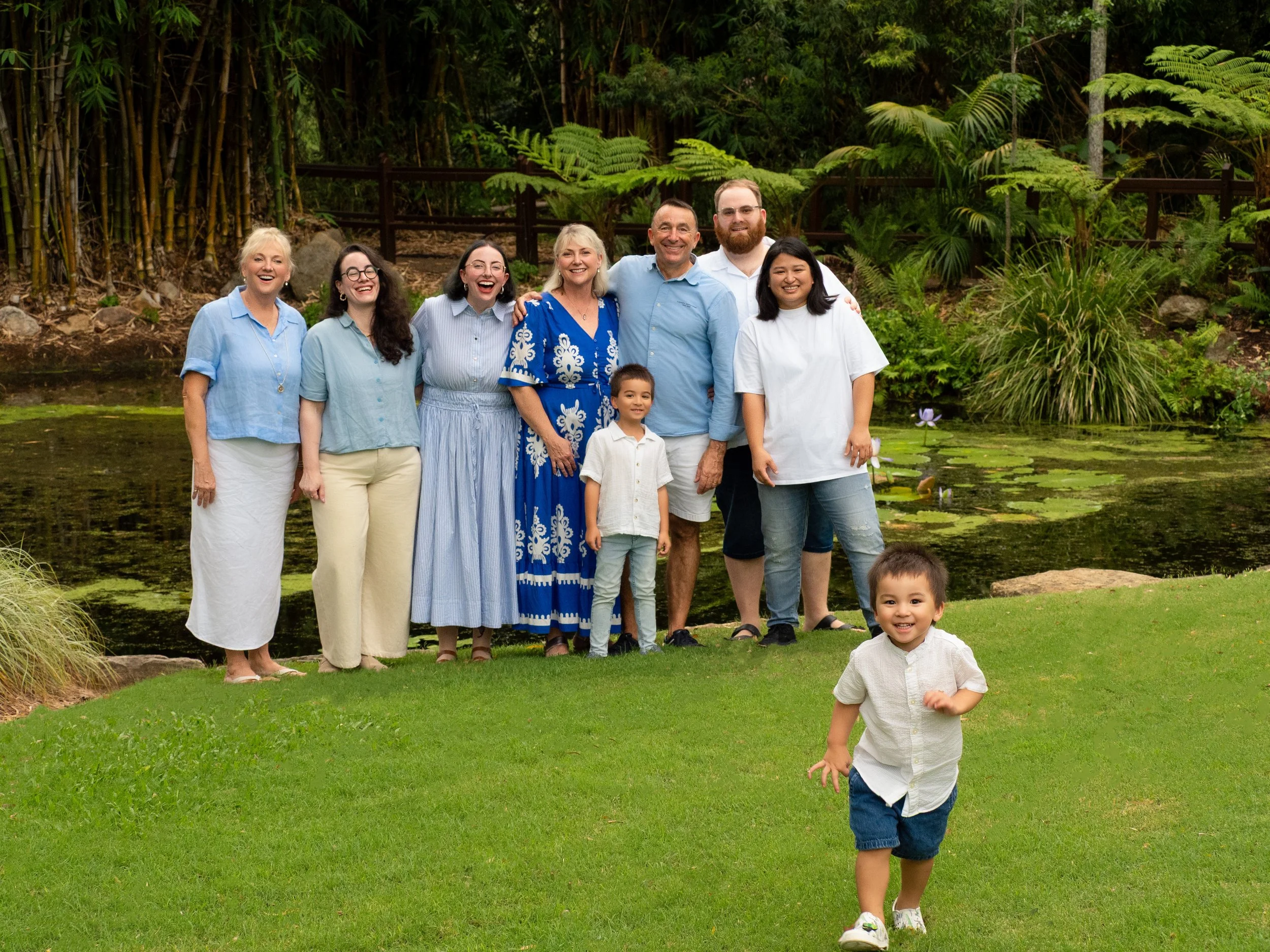 Extended family photograpghy sessioon in Ipswich