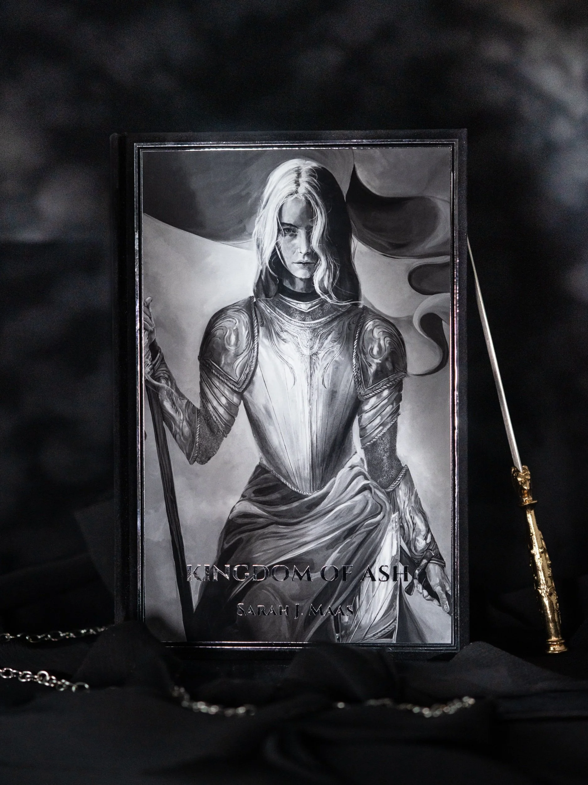 Kingdom of Ash by Sarah J Maas with Olivia Rose art