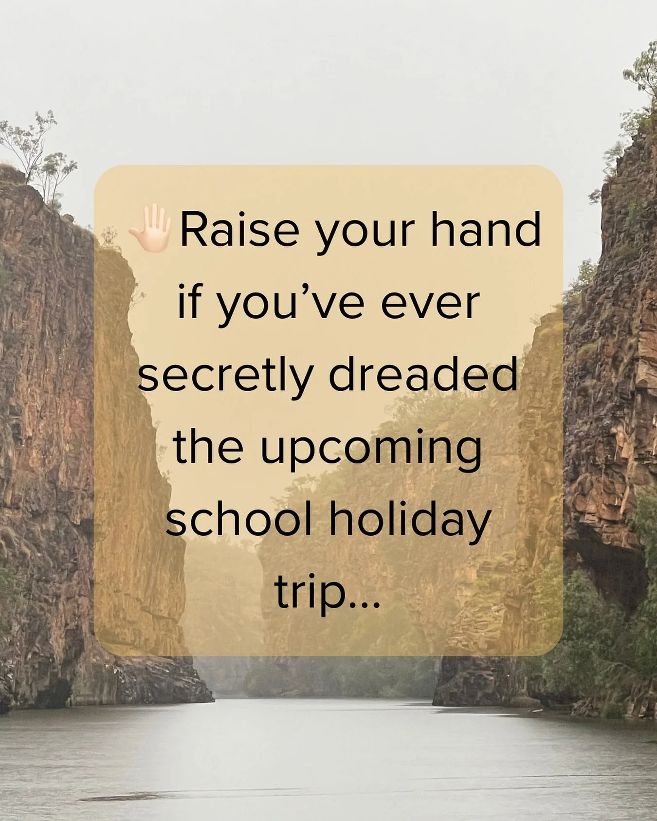 🤚🏻Raise your hand if you’ve ever secretly dreaded the school holiday trip instead of feeling excited.
Between the overstuffed bags, the “did I forget something?” panic, and the kids already asking “are we there yet?”&h