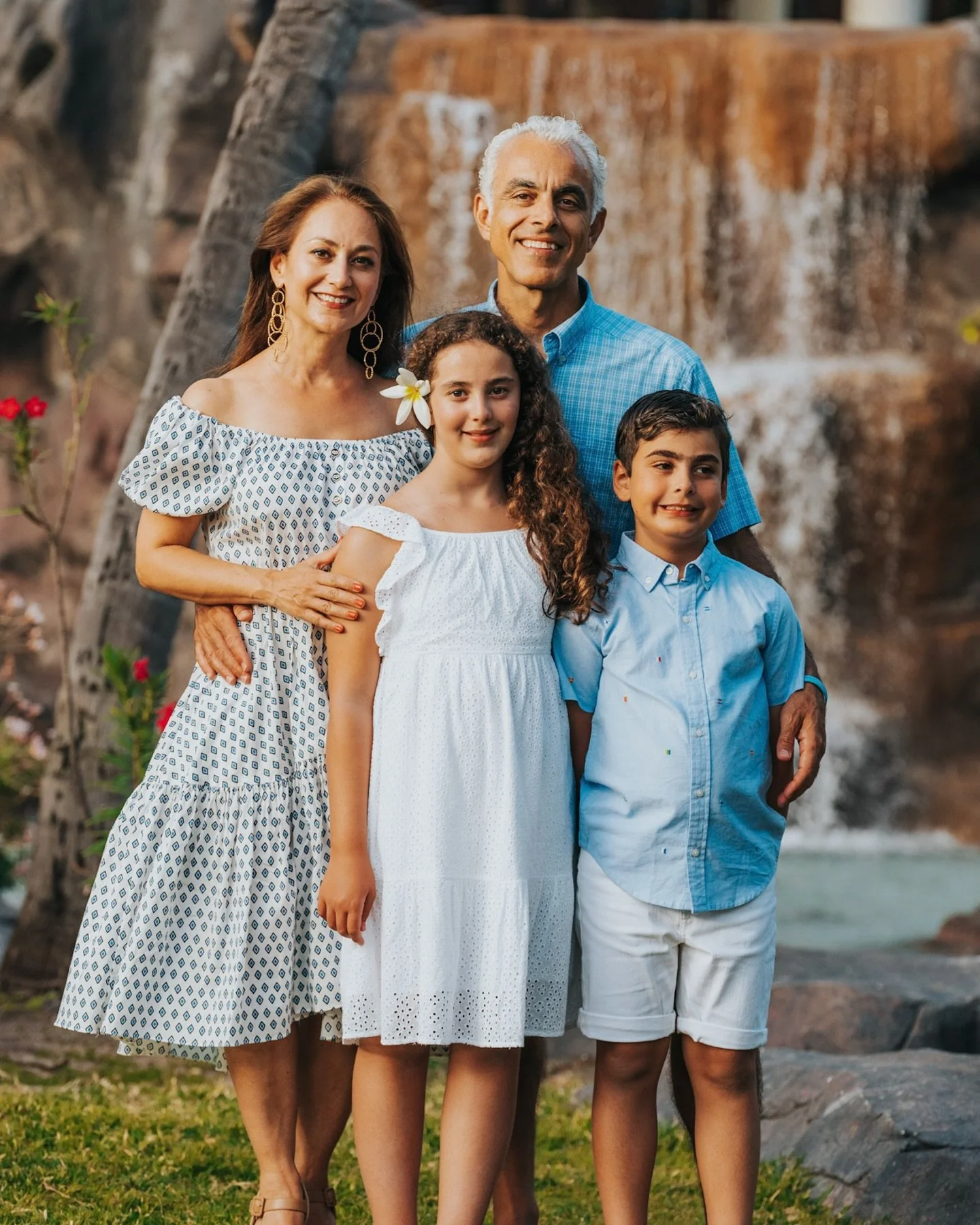 Golden light, genuine moments, and a family full of love ✨ 
Capturing the kind of memories that last a lifetime.

If you&rsquo;re looking for a photographer for your own adventure whether it&rsquo;s a lifestyle shoot, family session, a couple&rsquo;s