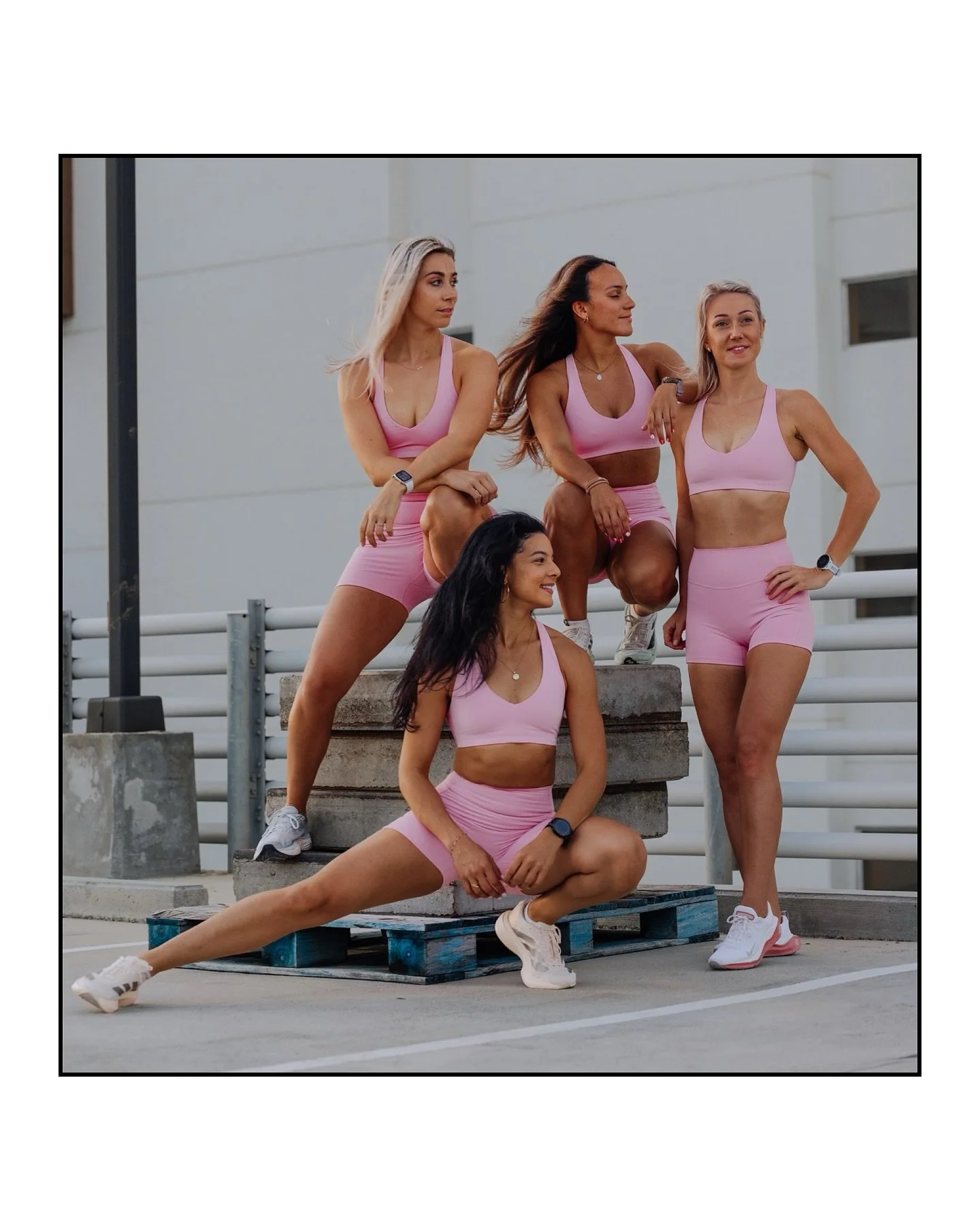 Throwback to capturing My Pace or Yours last month before they went on to win 1st place at Ronde van Aruba 🥇 

Honored they trusted me to take these photos the energy, the team spirit, and the results look like something out of a magazine spread 📸✨