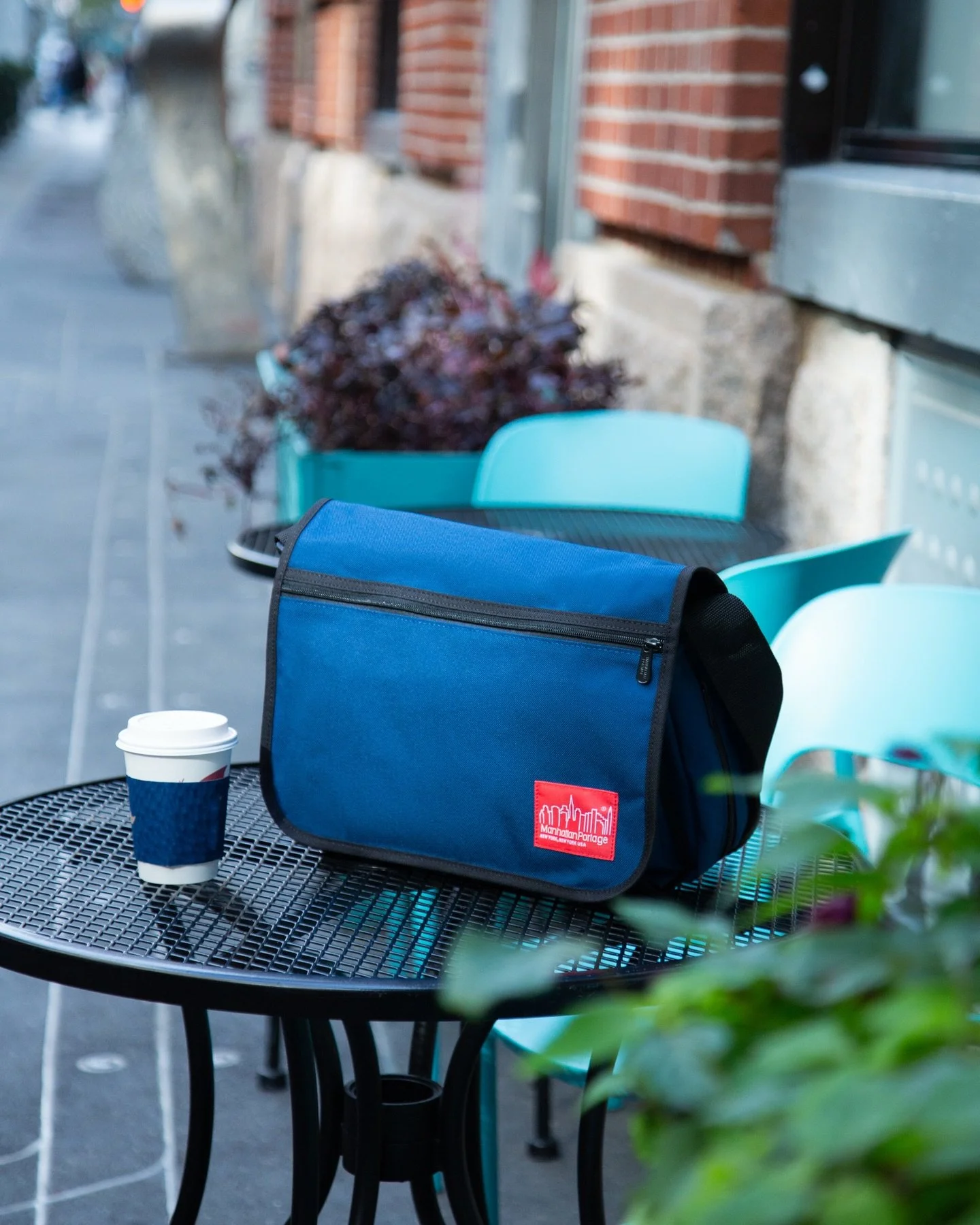 Manhattan Portage // Made for the everyday moments.

The Europa Bag (1439Z-C-BLK) pairs smart storage with durable design. It&rsquo;s the bag you&rsquo;ll take everywhere, and fit everything in.