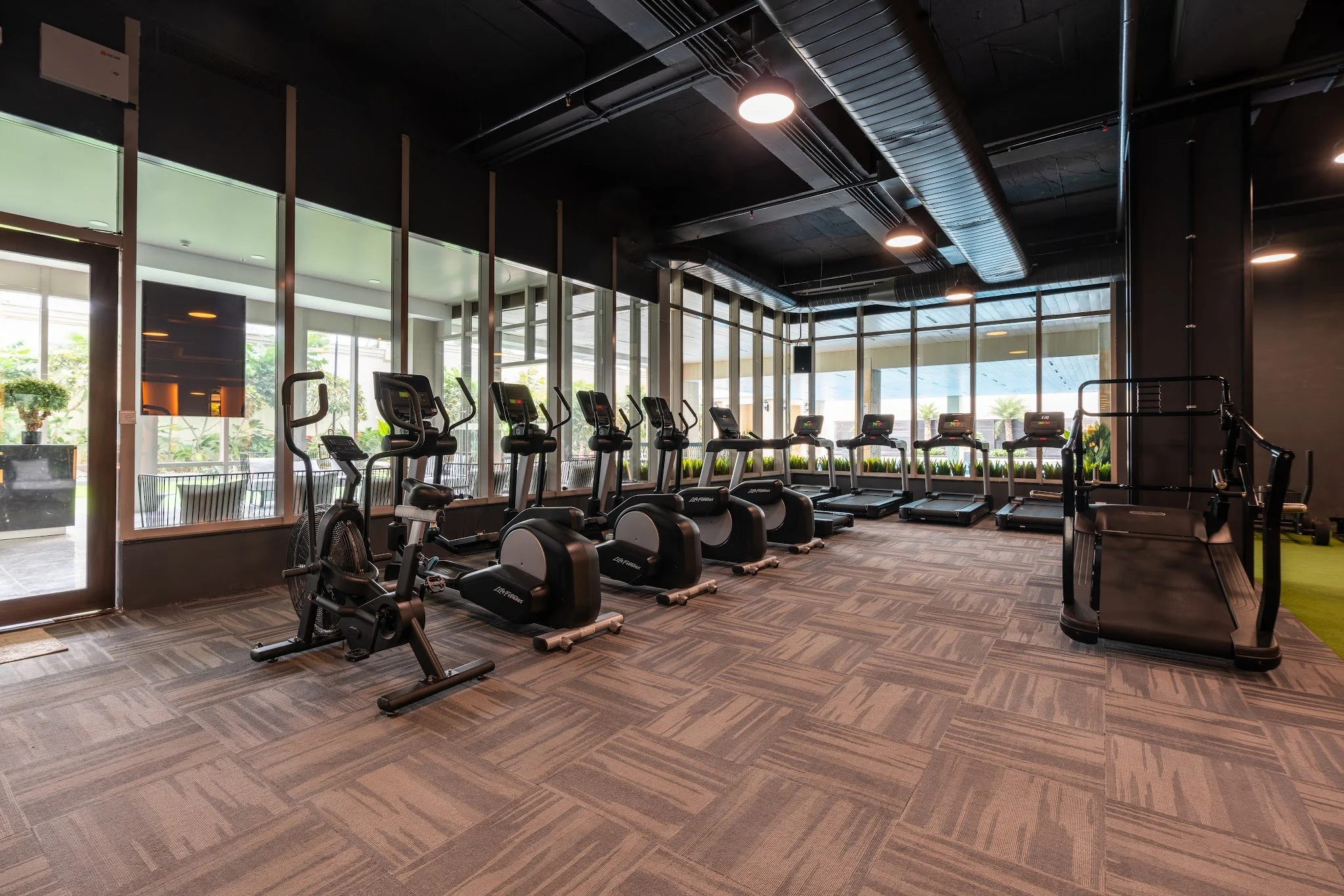 CLUB LUXE - GYM -15.jpg