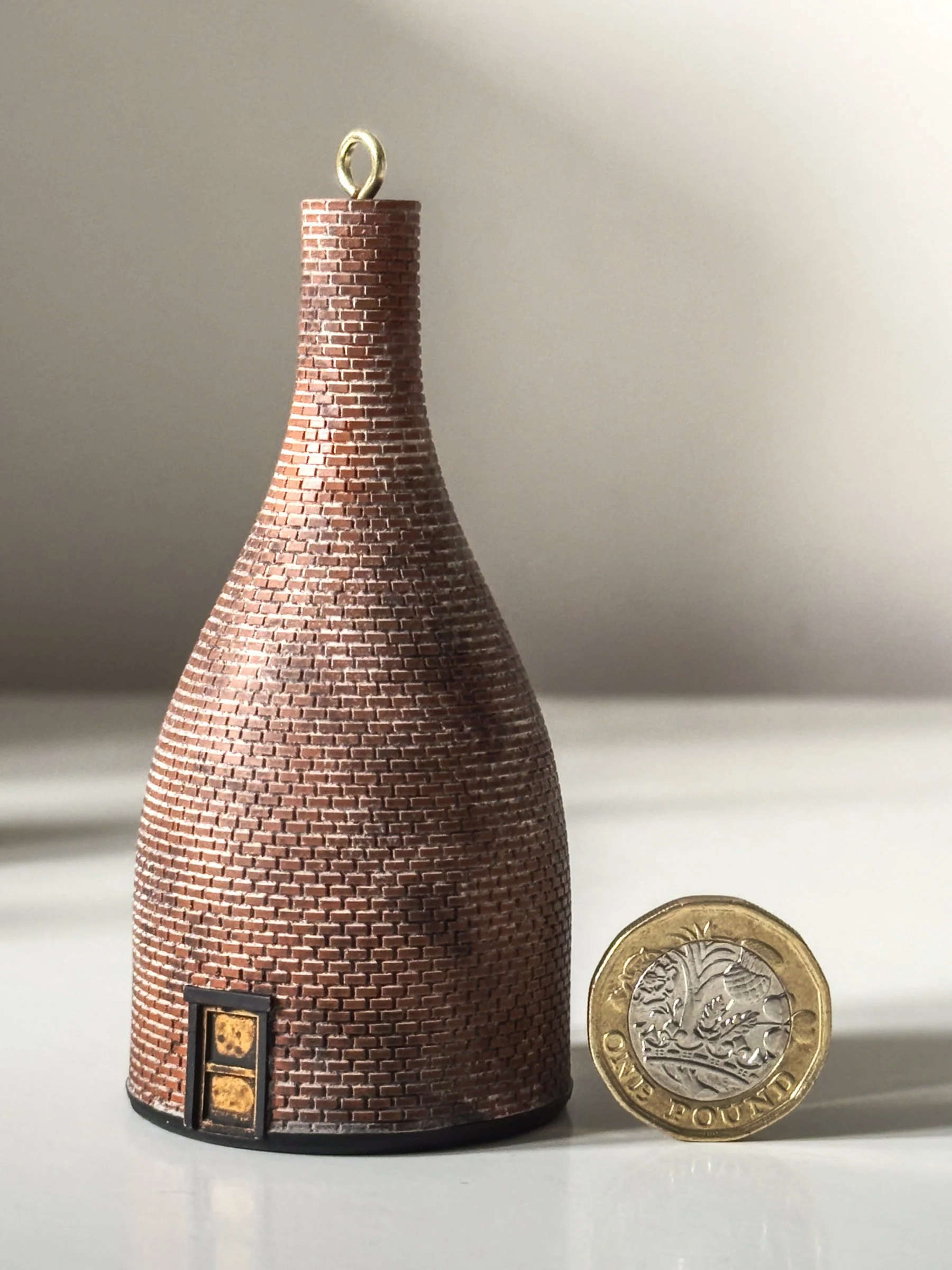 Gold £1.jpg (Copy) (Copy)