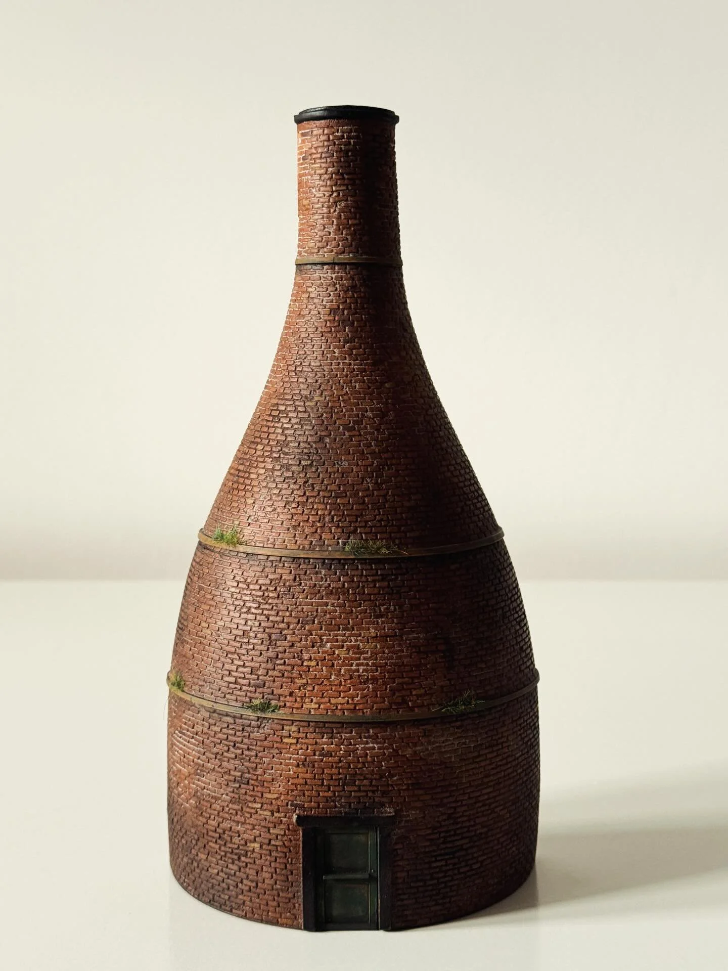 I&rsquo;m really pleased to share that my miniature bottle ovens are now in stock at @gladstonepottery - a very inspirational place full of the history and heritage of the potteries and well worth a visit (amazing shop too) 🙂

These ones have a spec