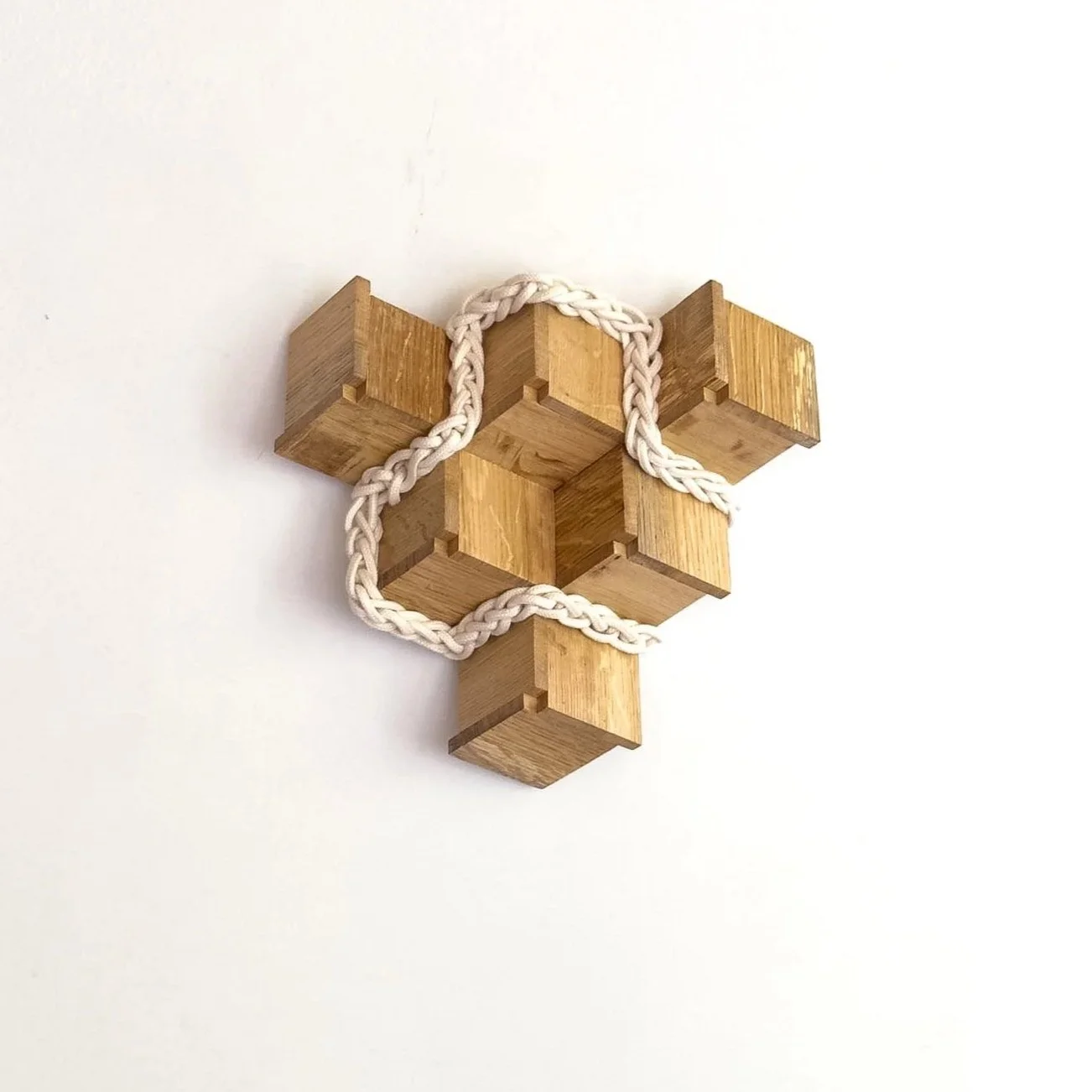 triangular+geometric+wall+relief+in+oak+wood+and+cotton+%7C+Cubic+Series+%7C+Ana+Salazar+Atelier.jpg