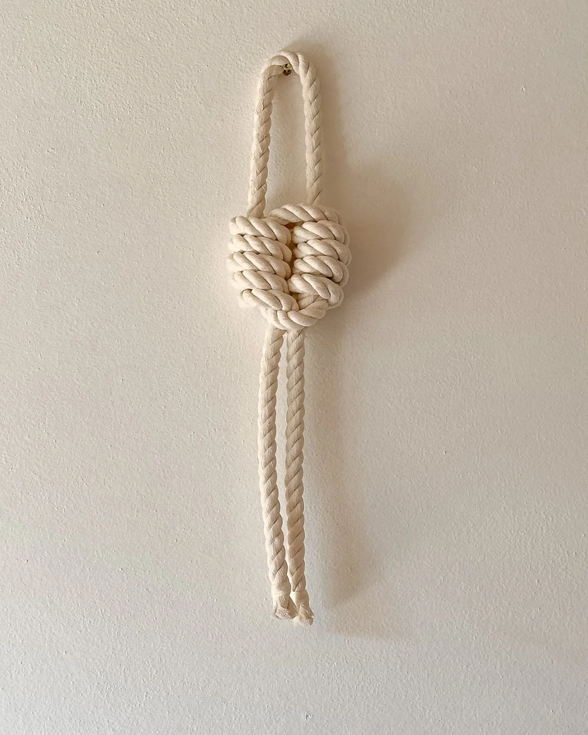 large+sculptural+Padlock+knot+%7C+Ana+Salazar+Atelier.png