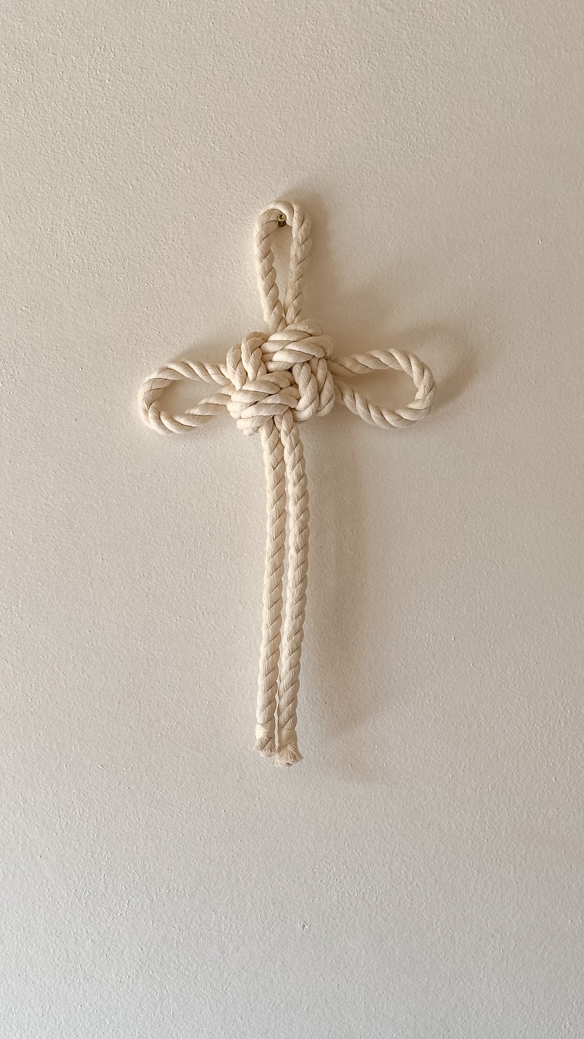large sculptural Chinese Crown knot | Ana Salazar Atelier.JPG