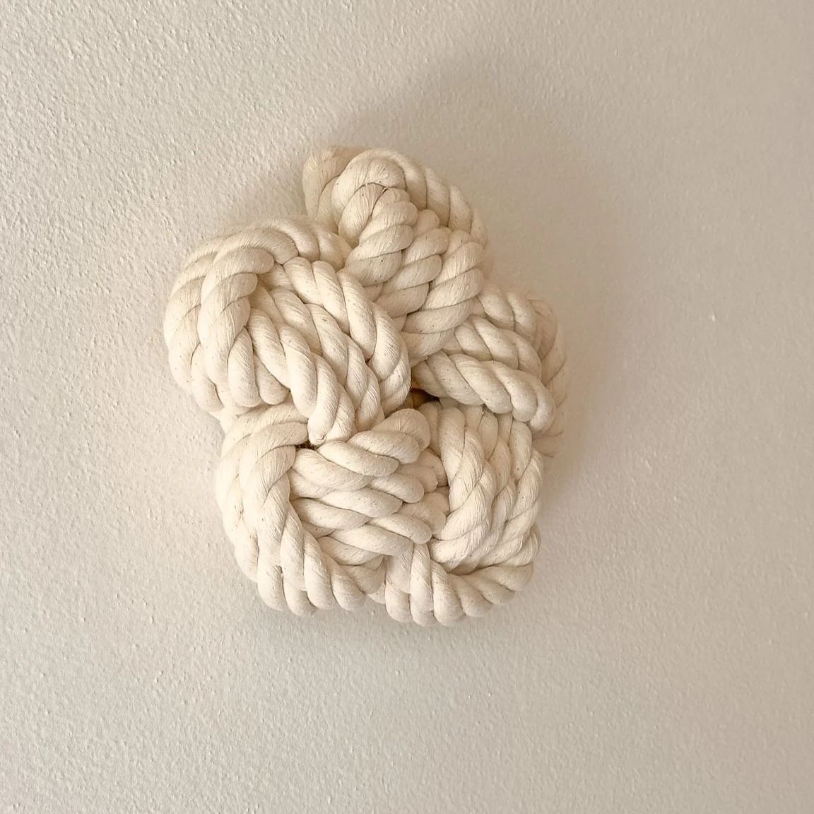 Left+view+of+large+sculptural+5+Point+Star+knot+%7C+Ana+Salazar+Atelier.png