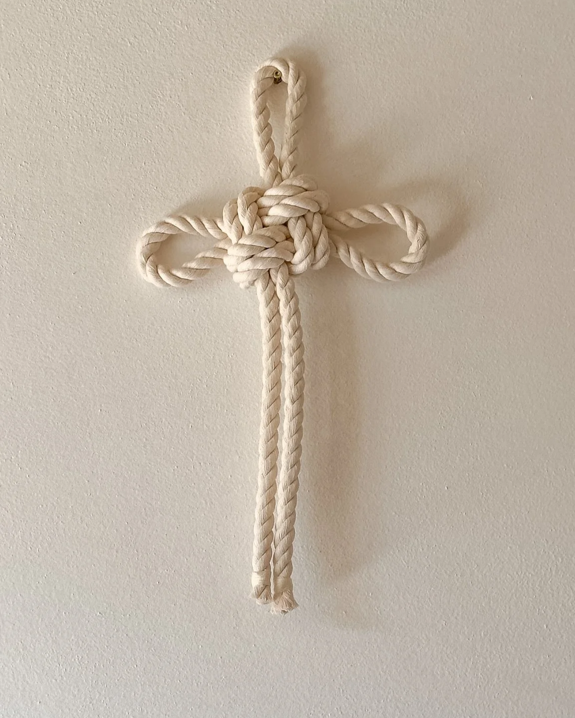large+sculptural+Chinese+Crown+knot+%7C+Ana+Salazar+Atelier.png