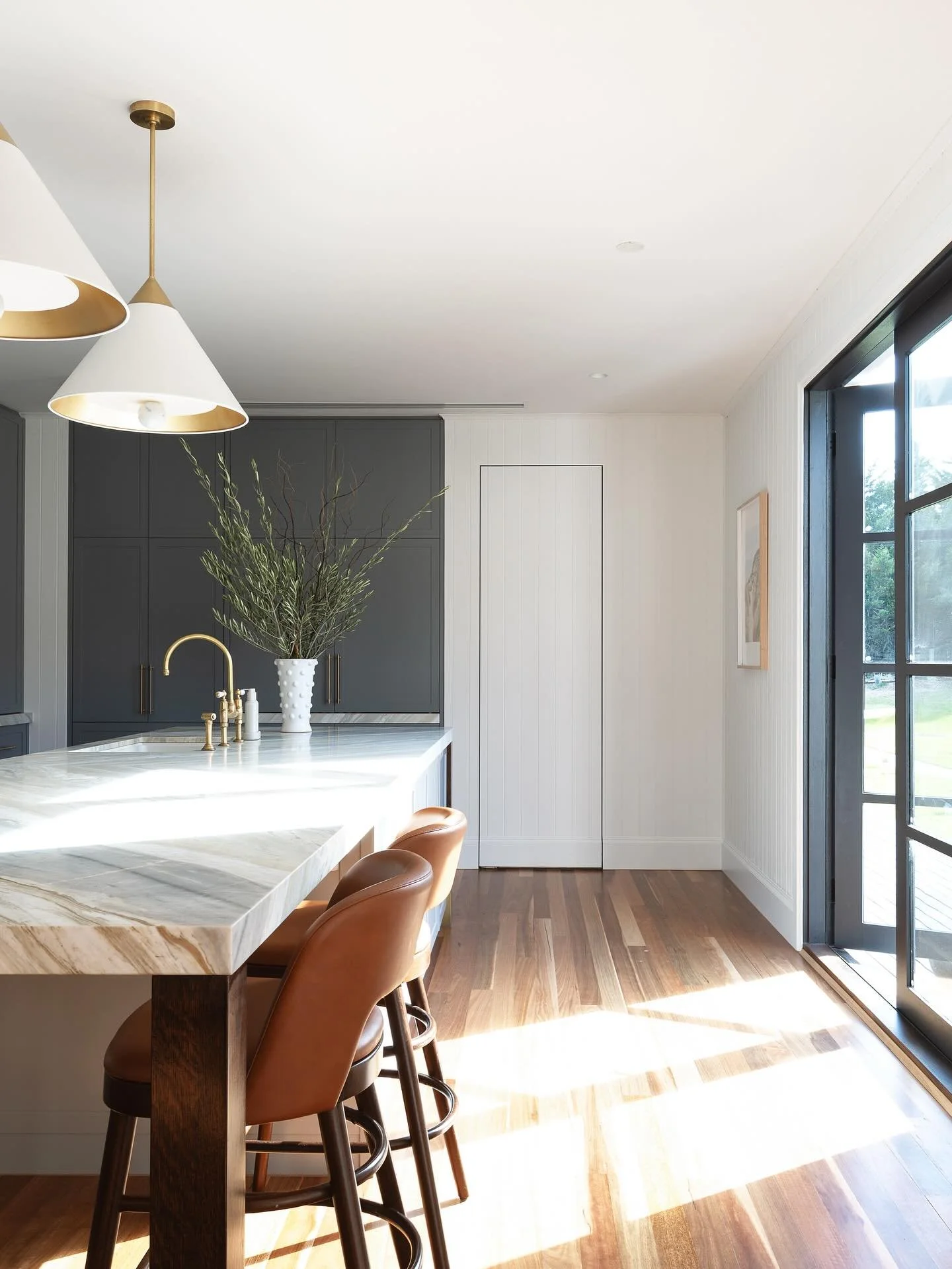 Morning light in the kitchen at our Oaklands project&mdash;calm, quiet, and full of warmth. The oversized island is the perfect spot to ease into the day with a coffee in hand.

#KitchenInspo #MorningLight #InteriorDesign #CalmSpaces #KitchenDesign #