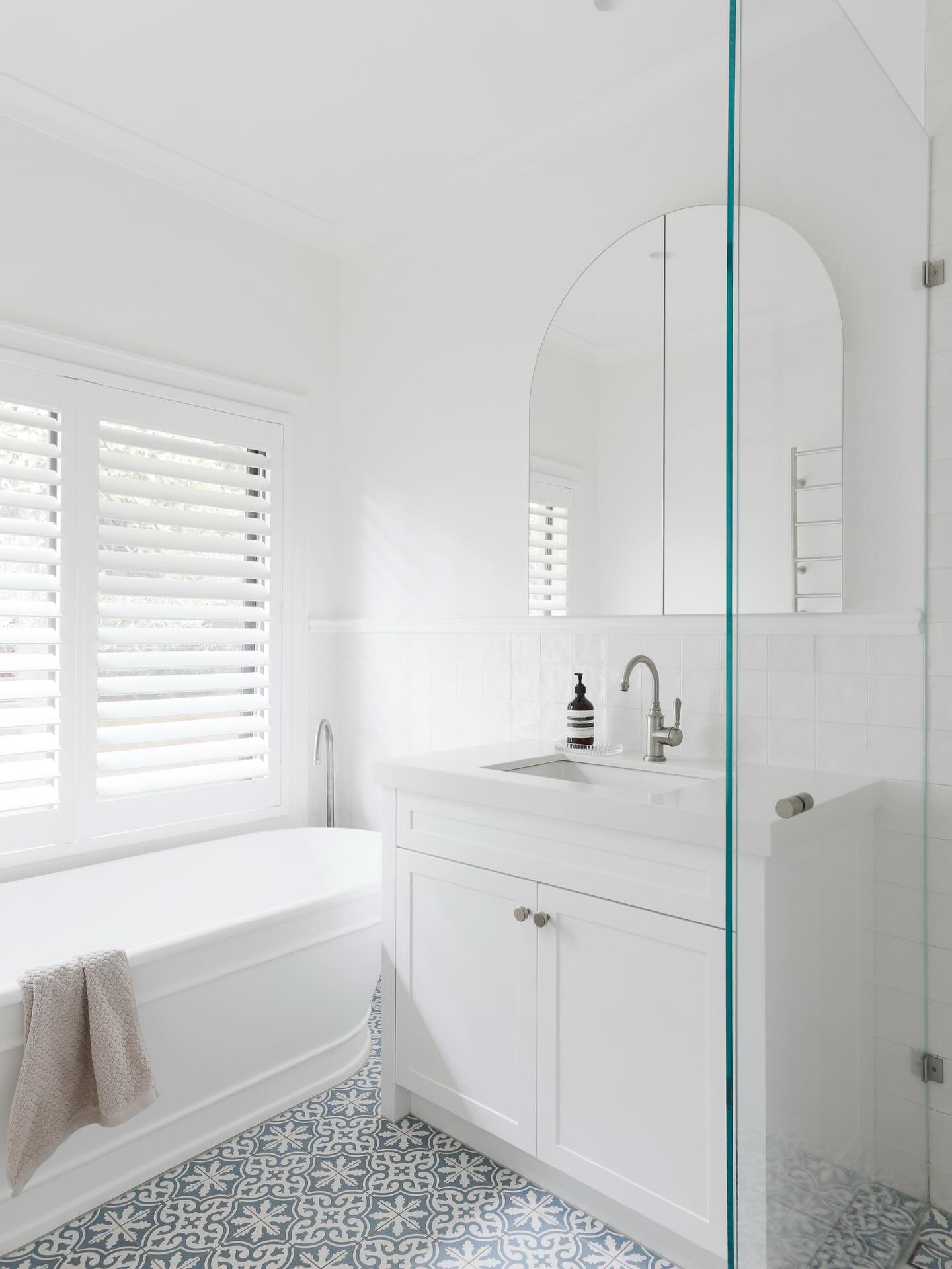 MOUNT MARTHA / pics from our recently completely project in Mount Martha, we renovated all key area of the home including bathroom, laundry, ensuite and kitchen. We gave this 1990s brick home some character by replacing grey tile floors with light oa