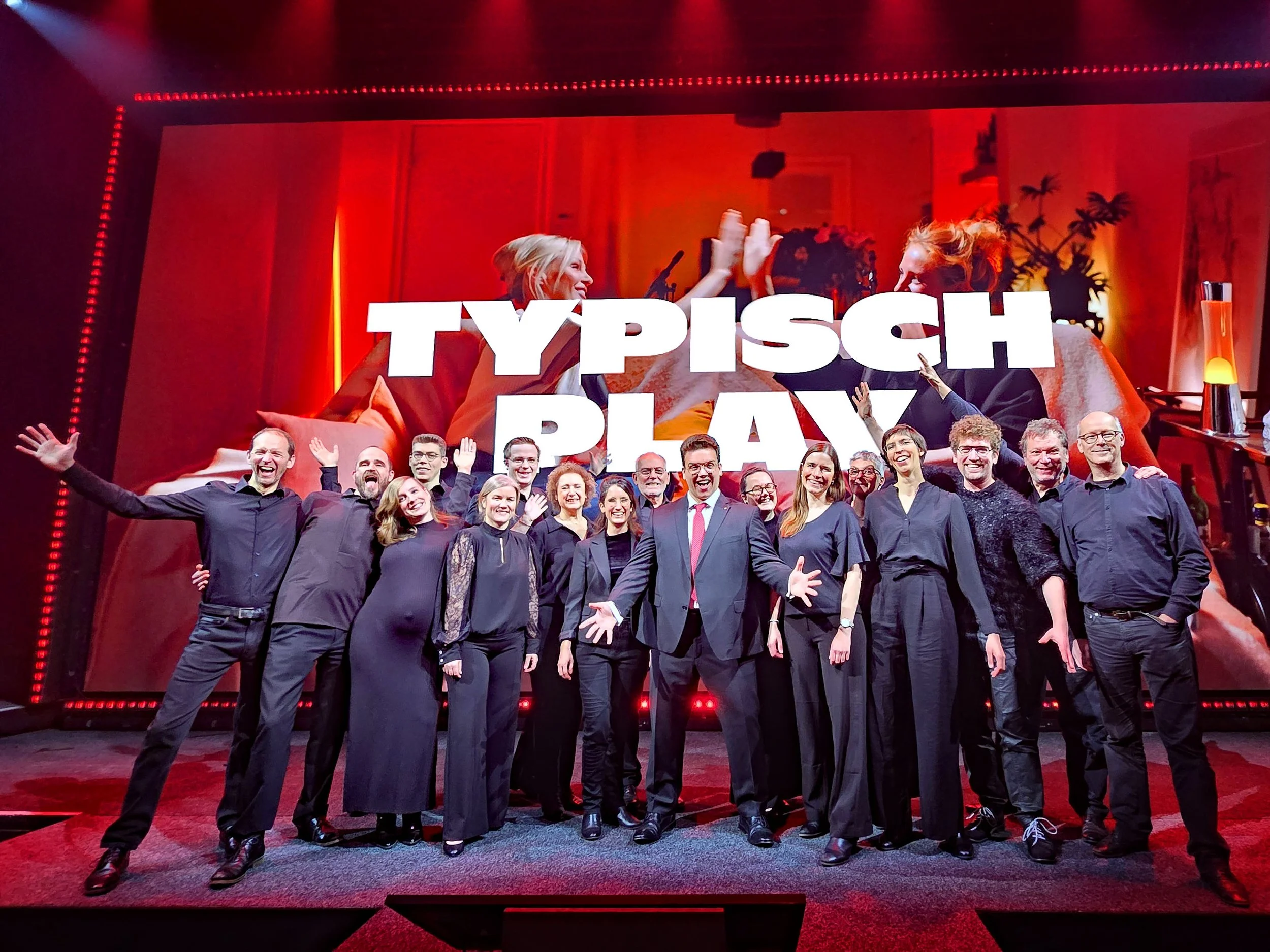 Koriolis zingt op jaarpresentatie Play