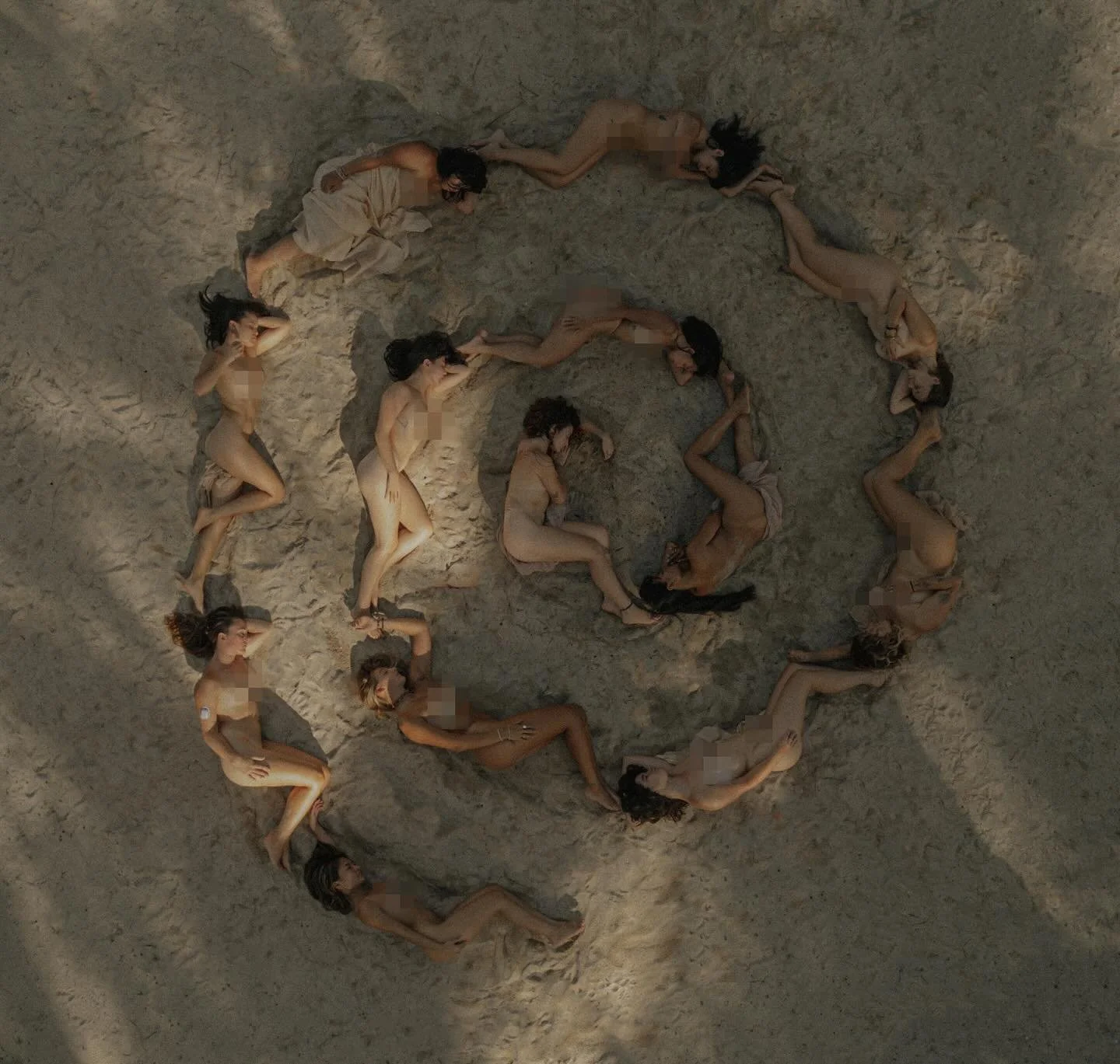 Spiral 🌀 

The spiral of life always brings us back to the essential - but never to the same place. Every return is an elevation. Each loop brings deeper awareness.

Life is a sacred motion : expansion, contraction, transformation.

This movement, w