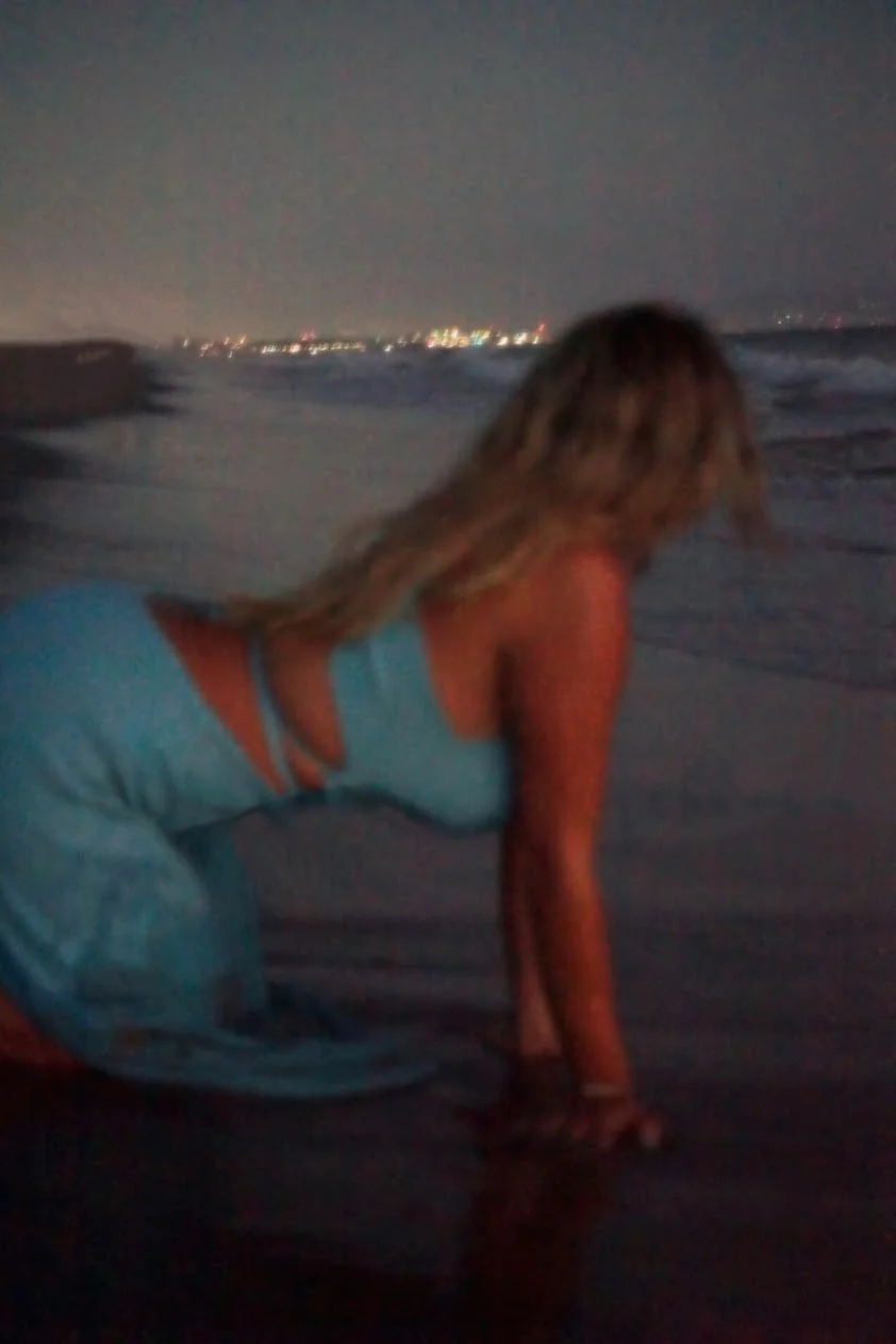 woman posing on beach during golden hour lifestyle photography Los Angeles