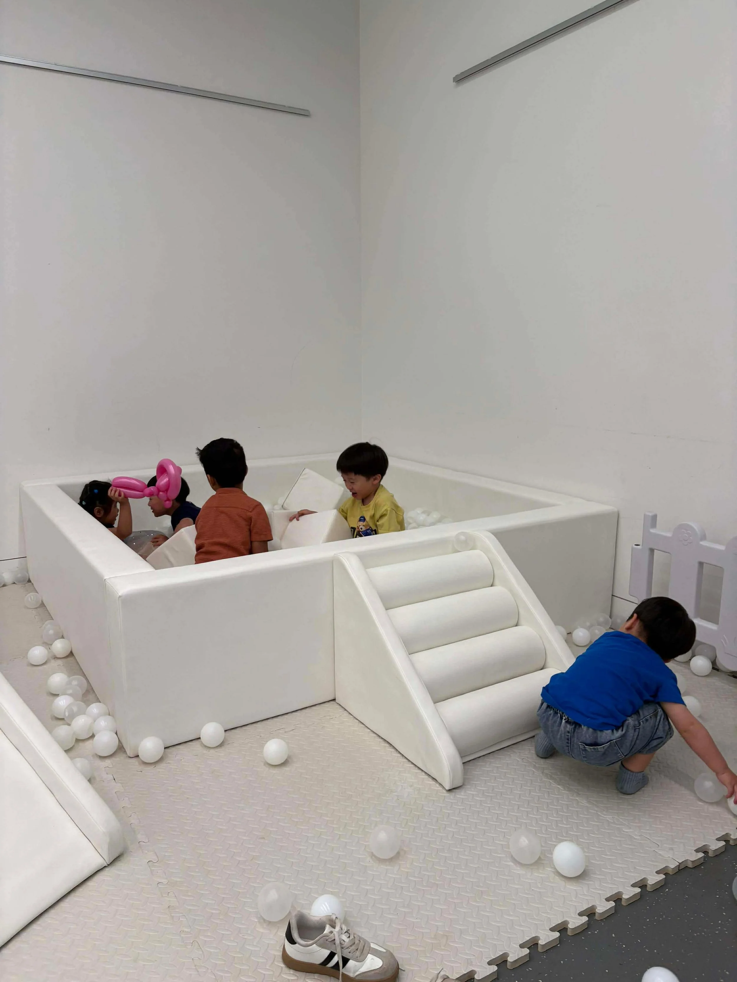 Kids playing in ball pit Nunawading Ball Pit Hire