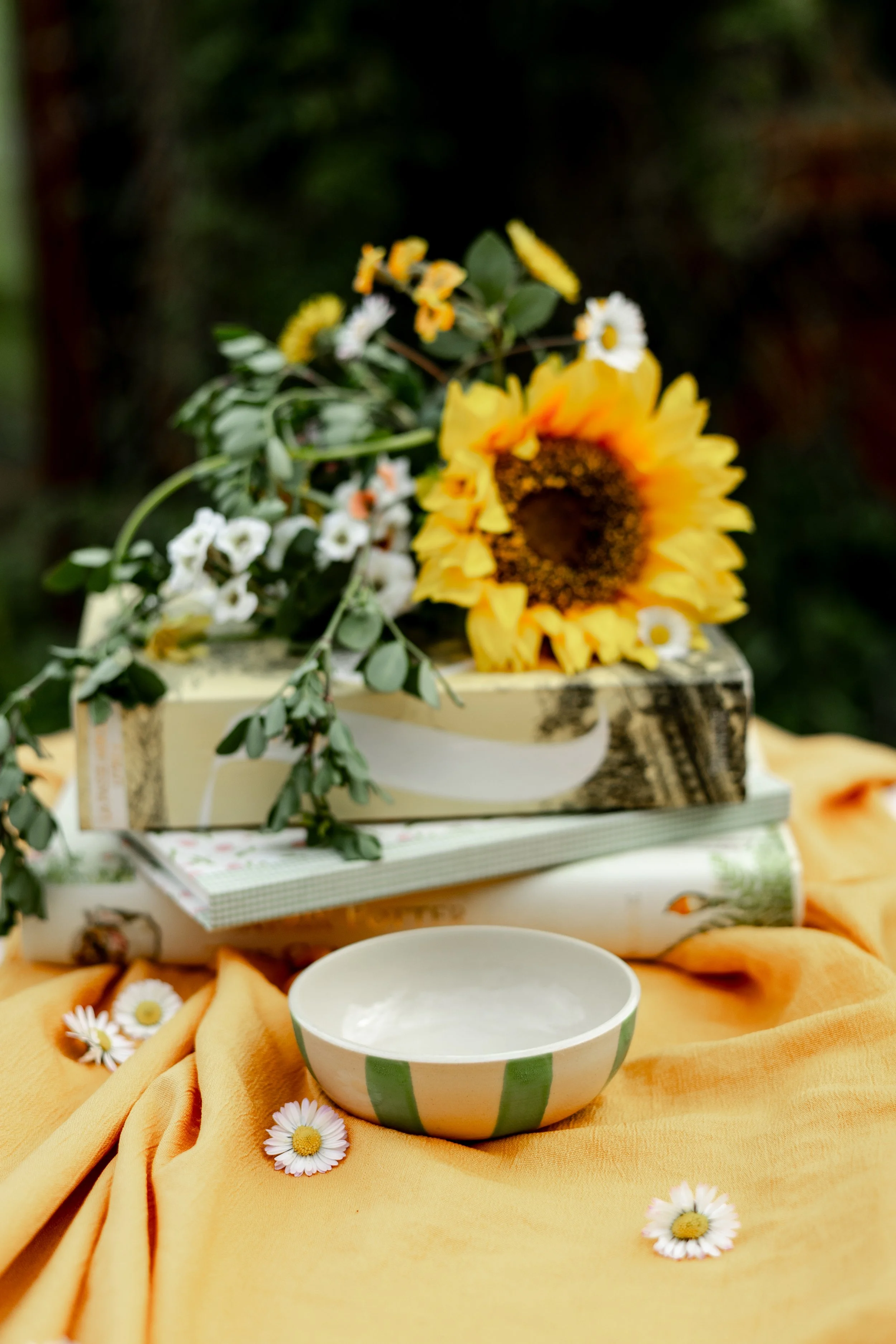 Bol artisanale abeille en céramique faite à Vallauris