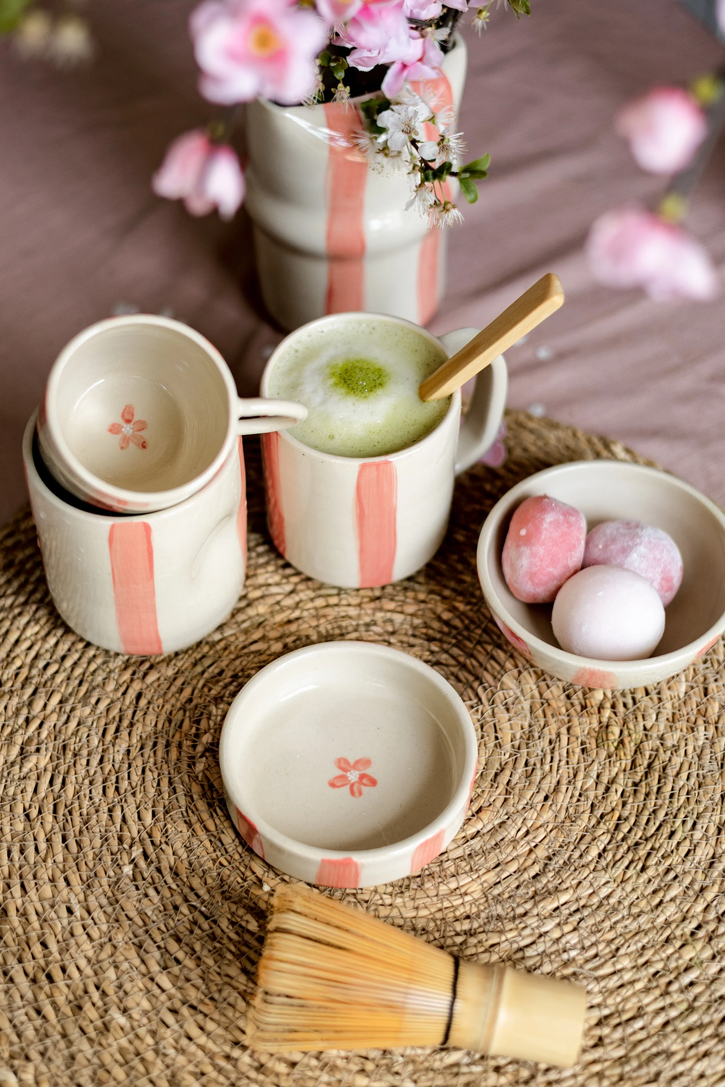 Vaisselle artisanale sakura en céramique faite à Vallauris