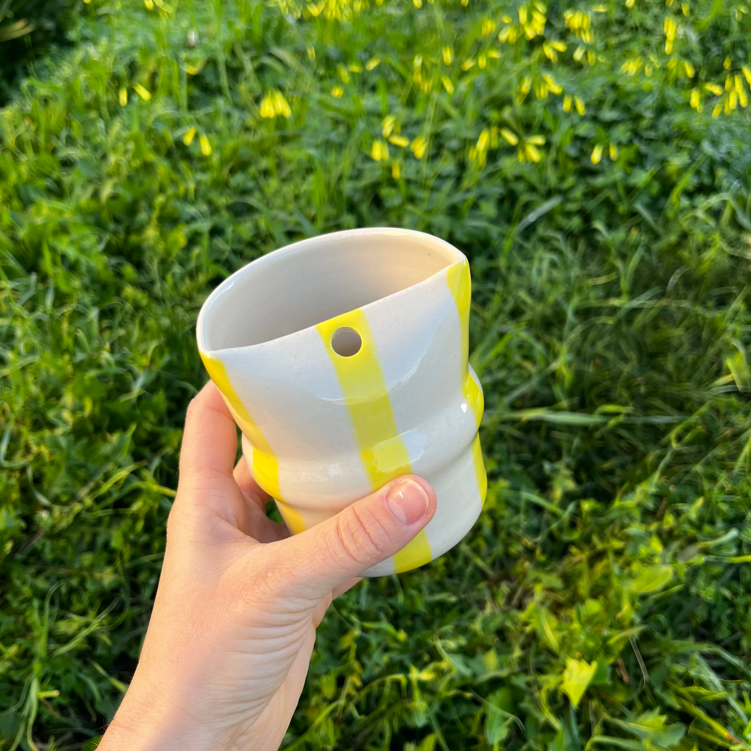 Mug artisanal Mimosa en céramique avec paille en verre faite à Vallauris